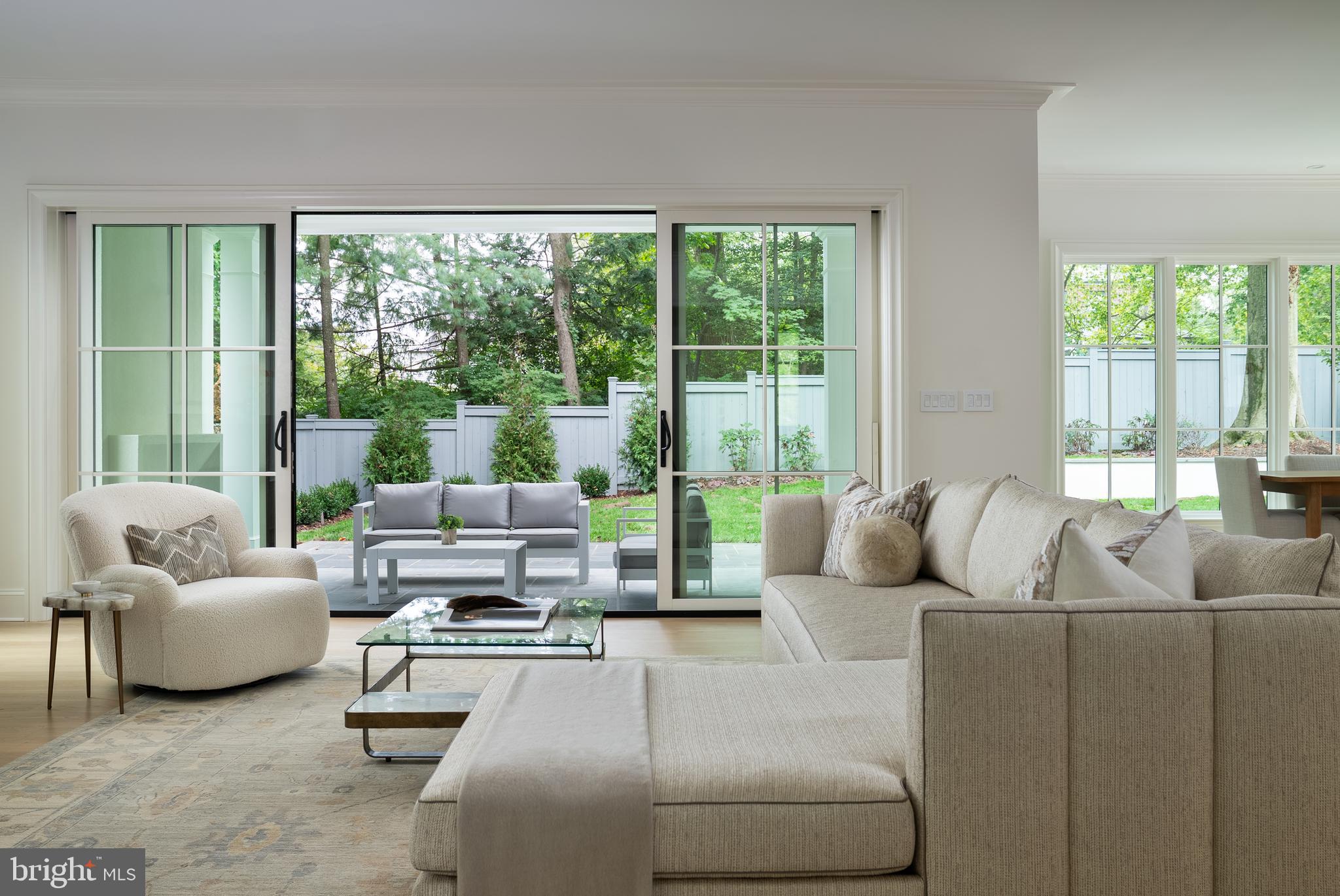 FOREST HILLS - Residential