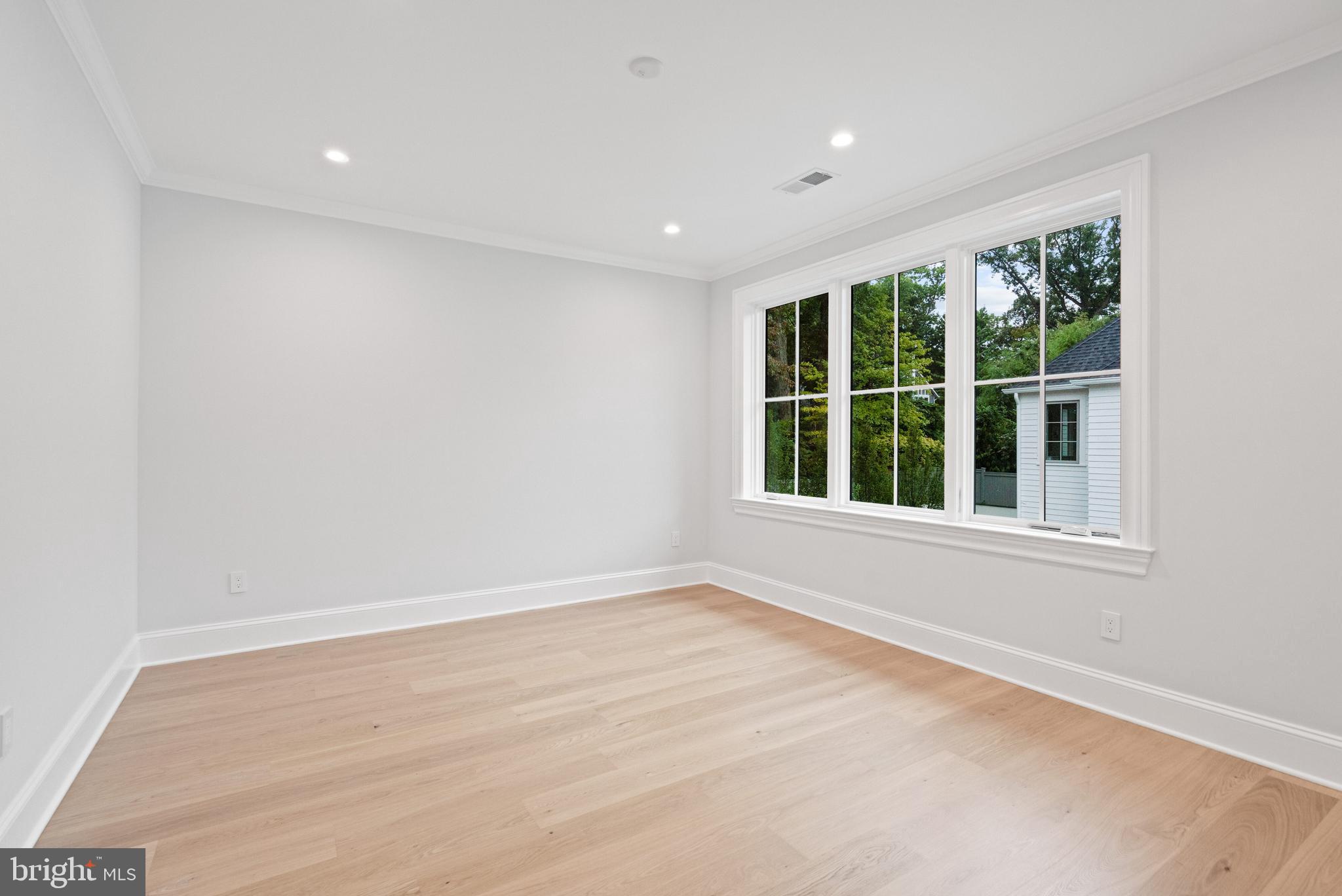 FOREST HILLS - Residential
