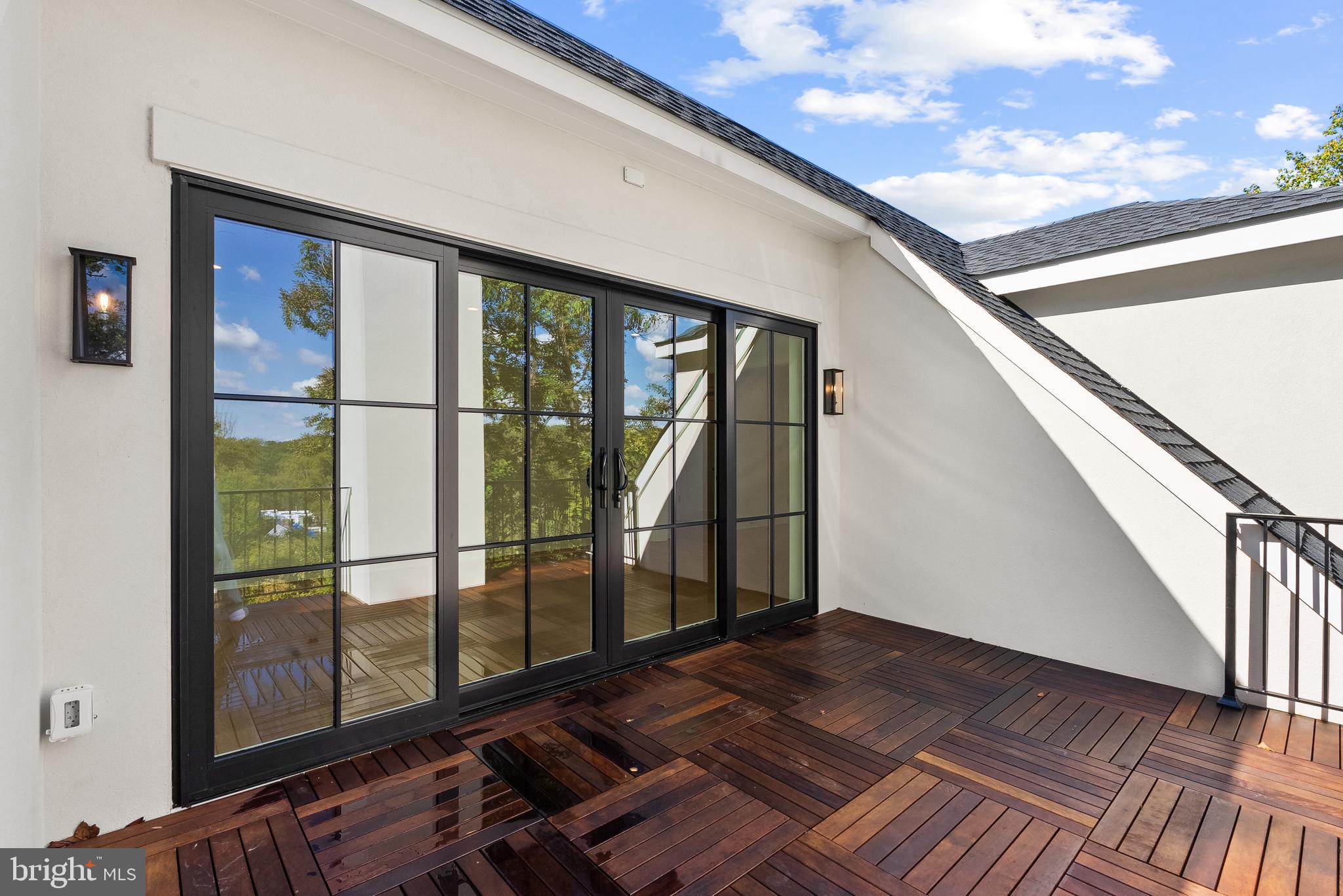 FOREST HILLS - Residential