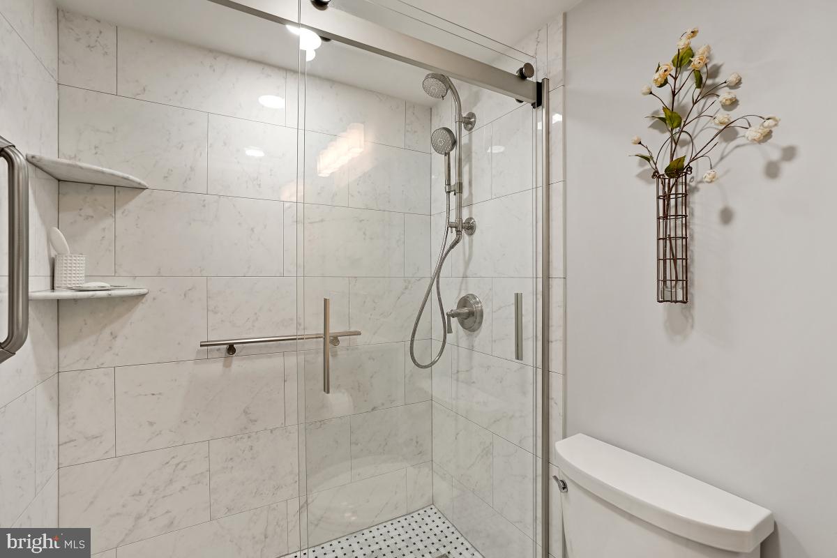 MONTEBELLO - Residential