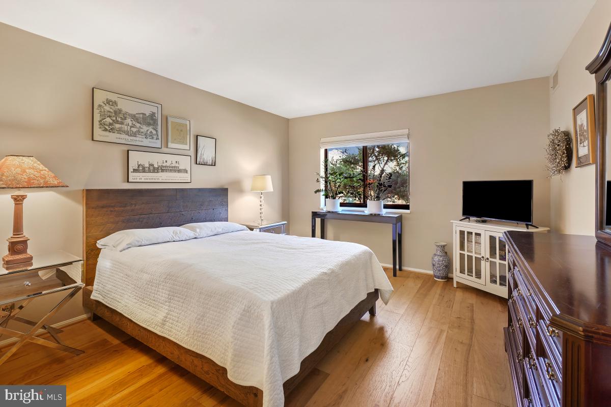 MONTEBELLO - Residential