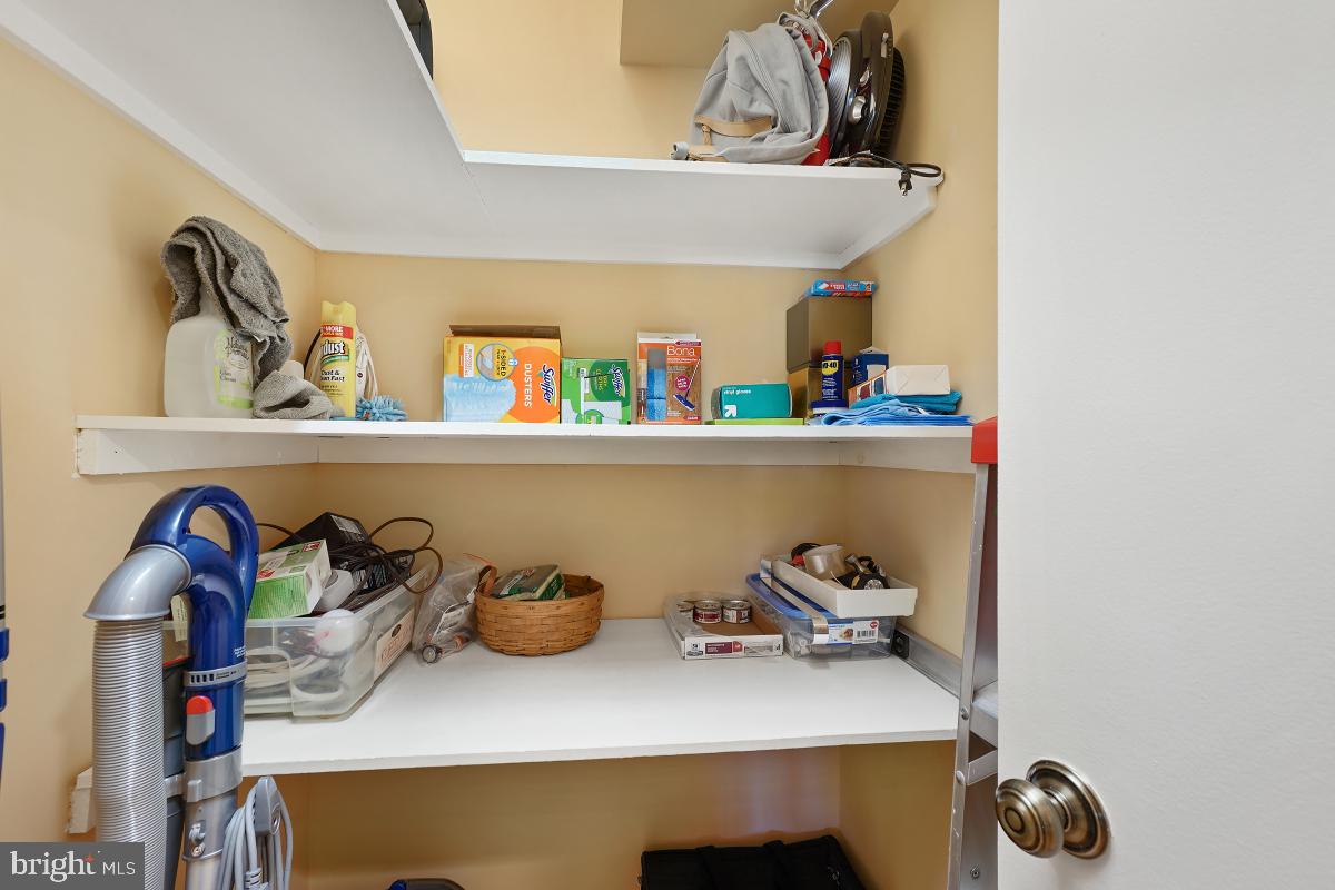 MONTEBELLO - Residential