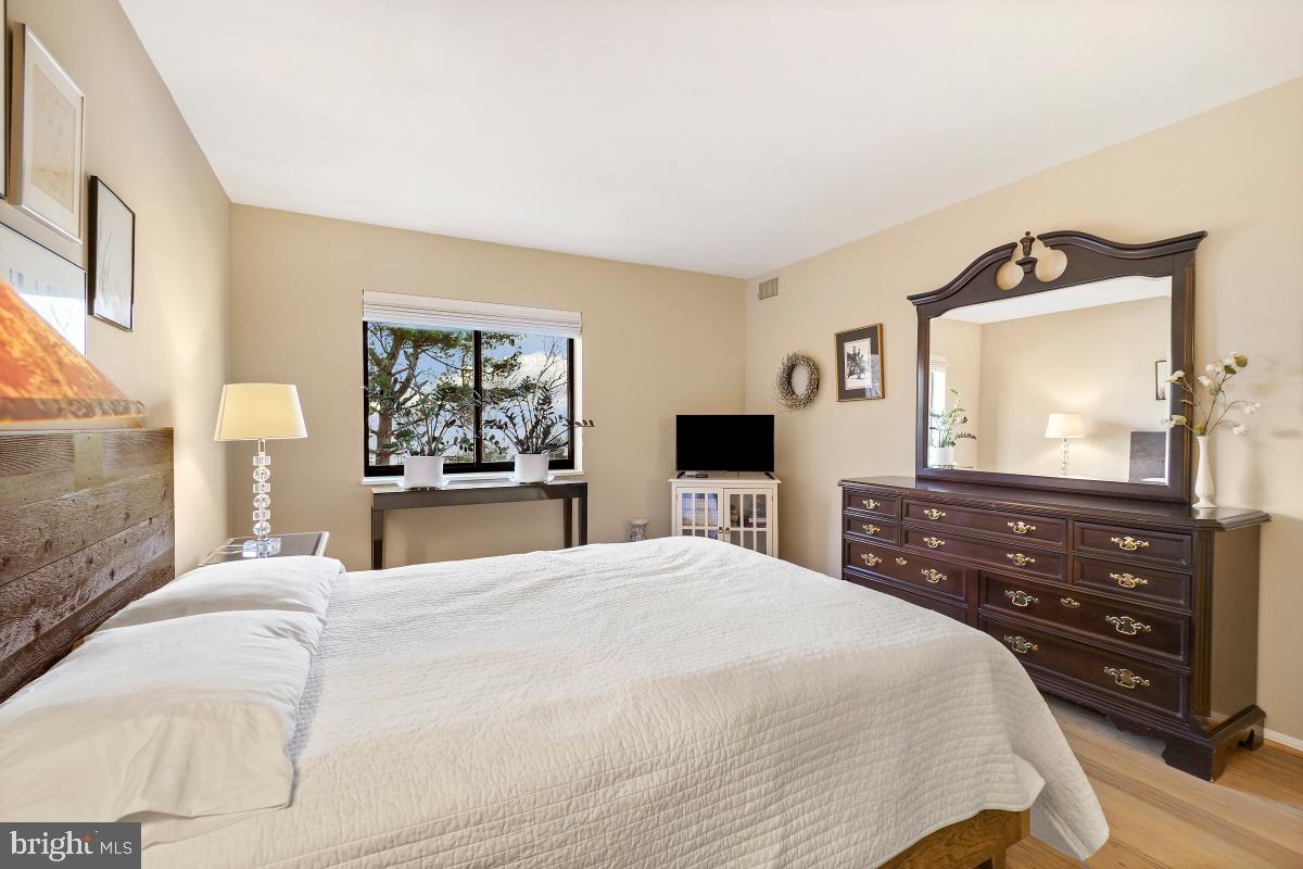 MONTEBELLO - Residential