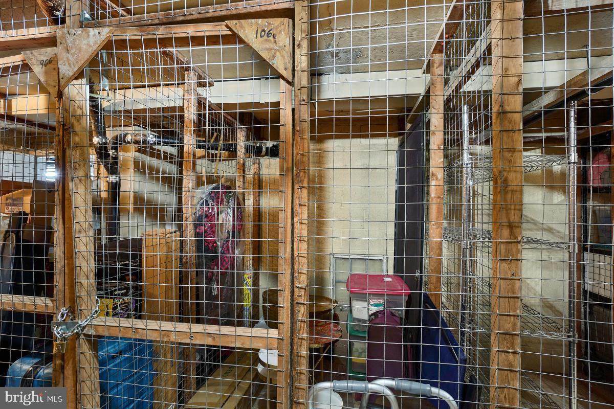 MONTEBELLO - Residential