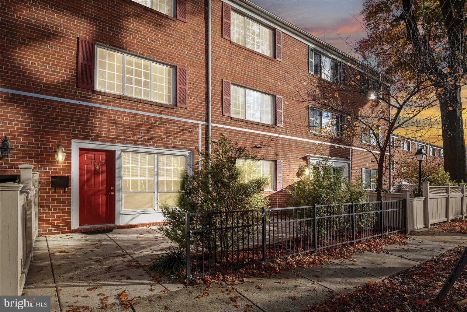 PARKSIDE AT ALEXANDRIA - Residential