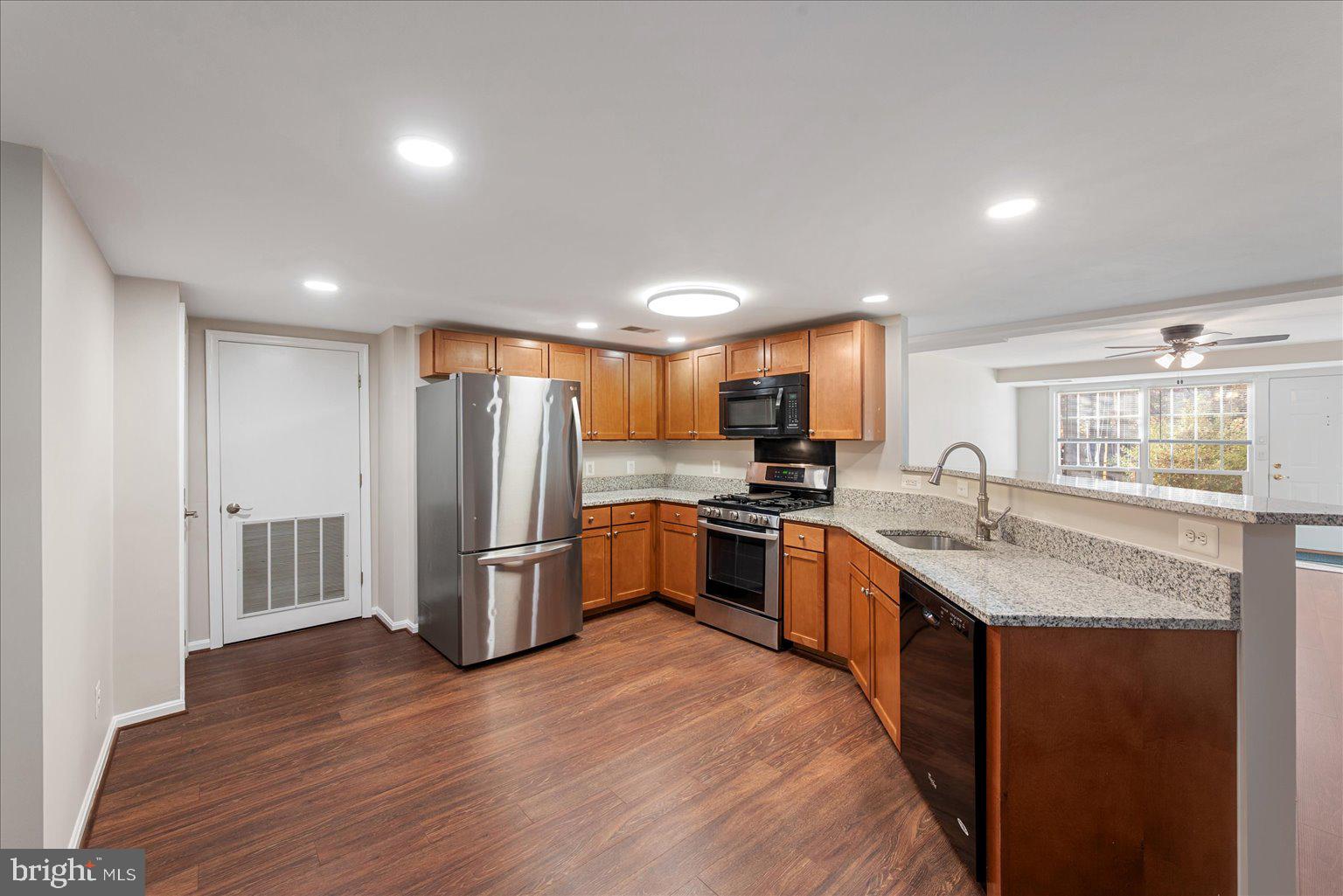 PARKSIDE AT ALEXANDRIA - Residential