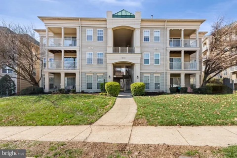 1031 Gardenview Loop Unit 201, Woodbridge, VA 22191 - MLS#: VAPW2115150