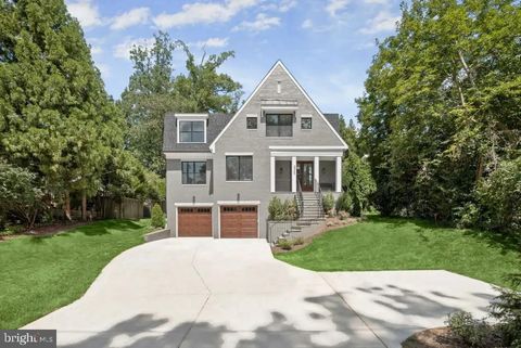 Photo of 5505 Wilson Lane, Bethesda, MD 20814 (MLS # MDMC2138440) Photo of 5505 Wilson Lane, Bethesda, MD 20814 (MLS # MDMC2138440)