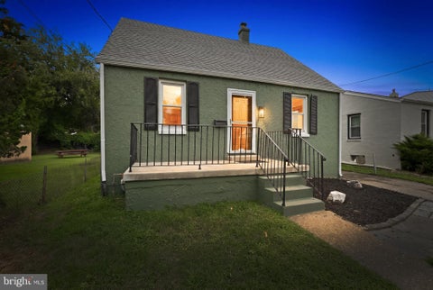 Photo of 302 3rd Street, NEW CASTLE, DE 19720 (MLS # DENC2107616)