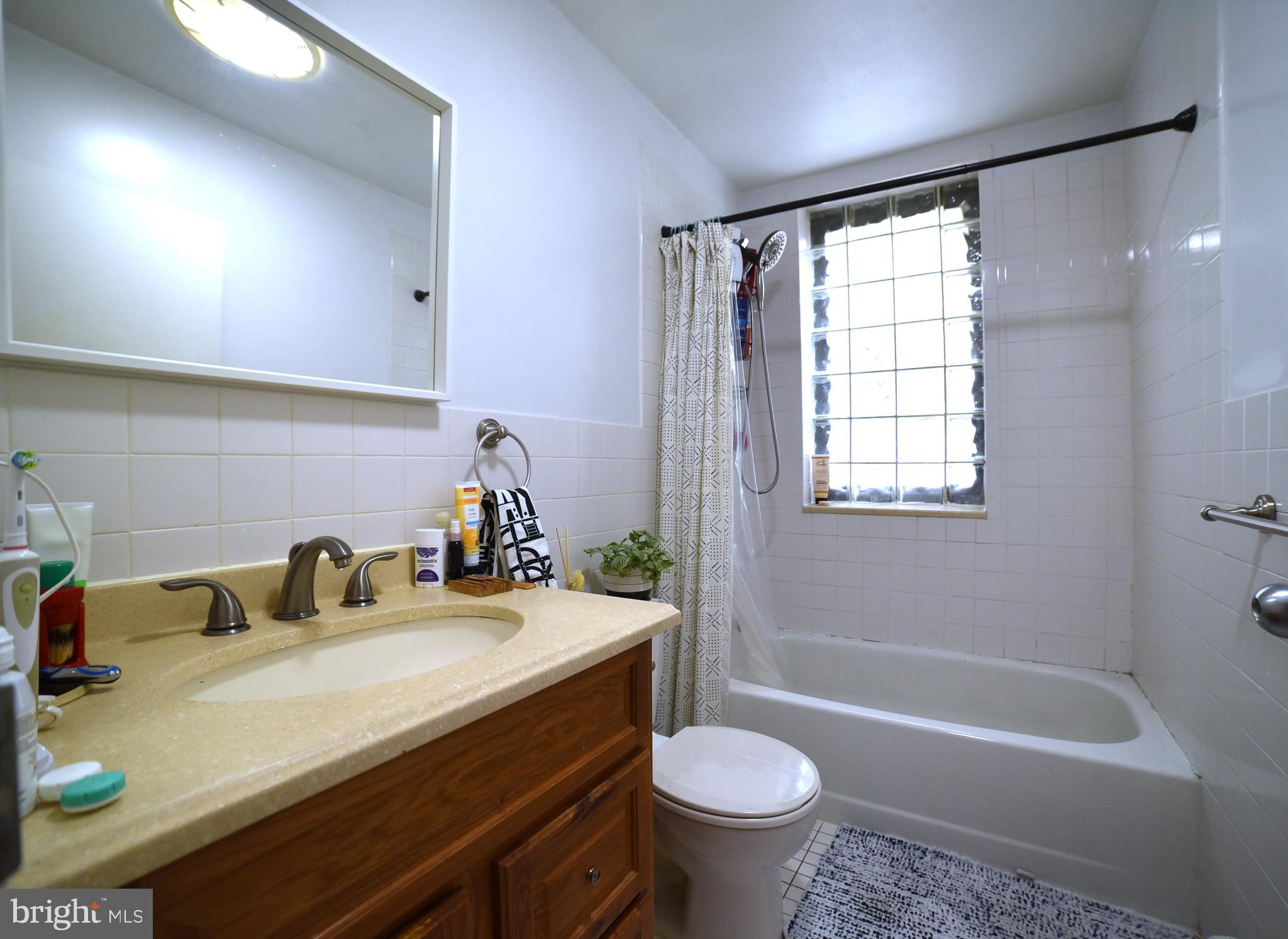 DICKINSON NARROWS - Residential Income