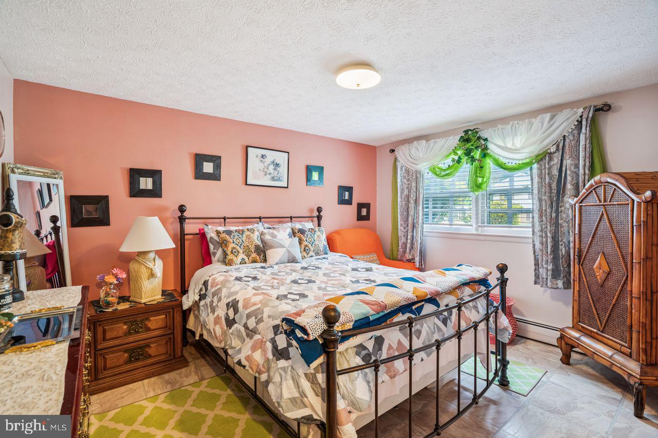 HILLMEADE MANOR - Residential