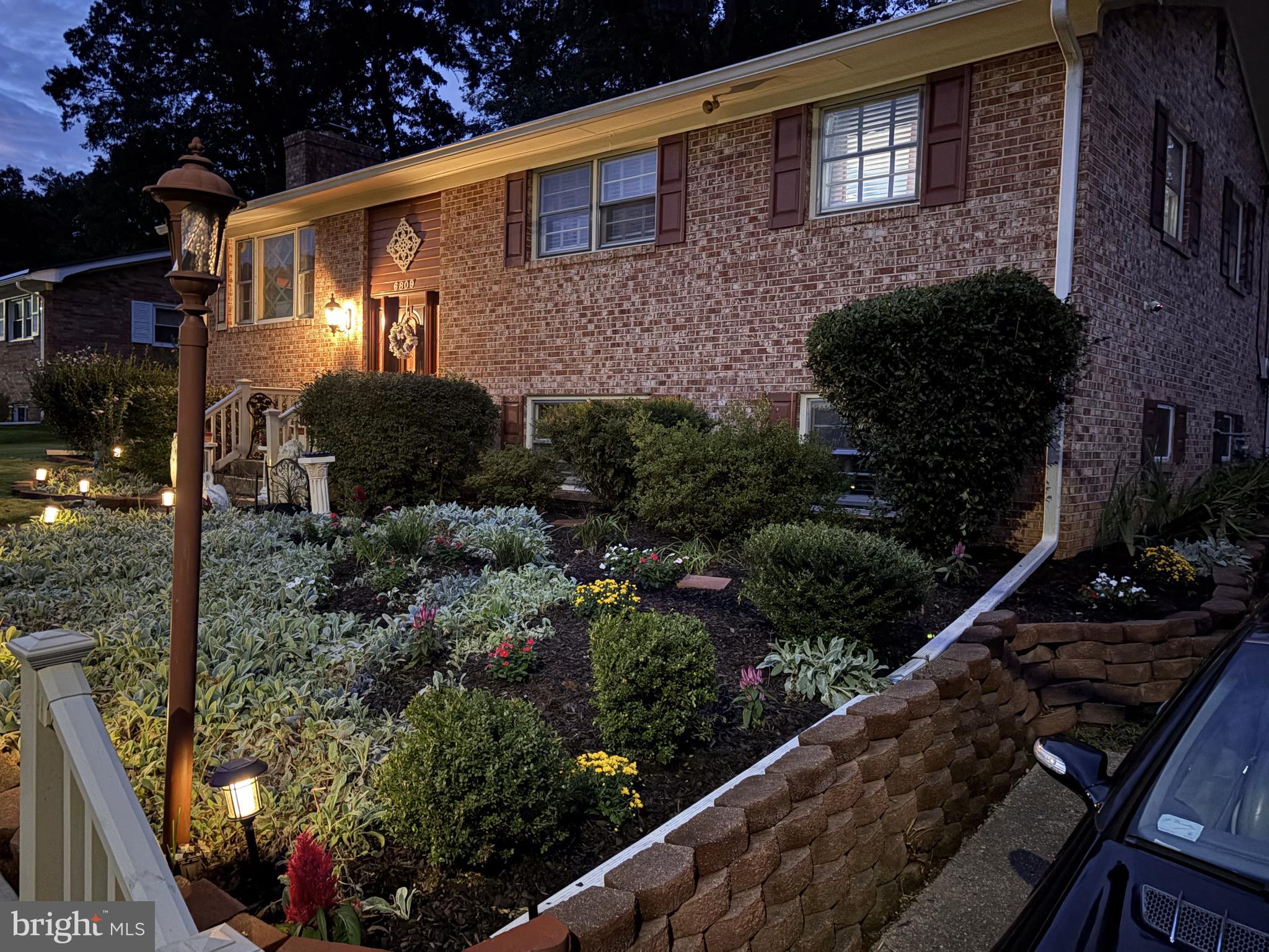 HILLMEADE MANOR - Residential