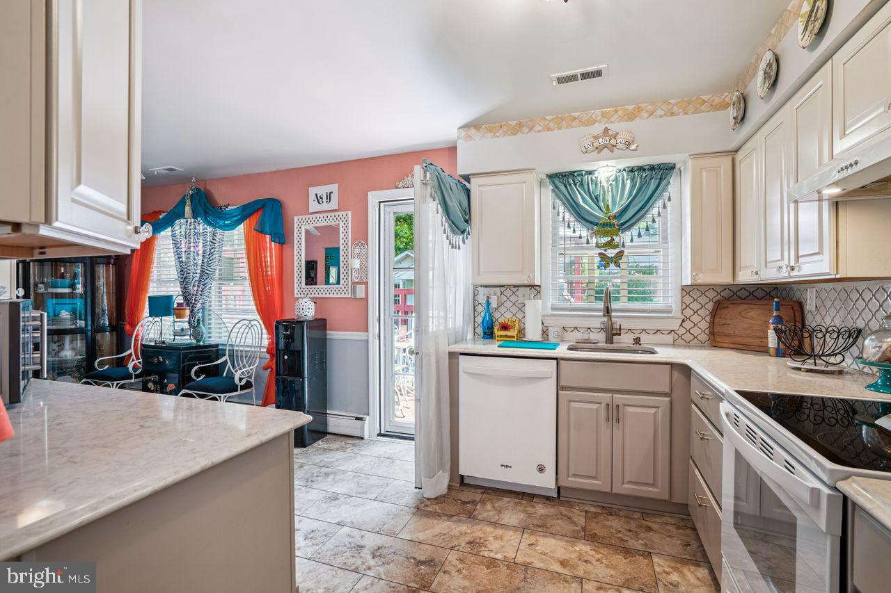 HILLMEADE MANOR - Residential