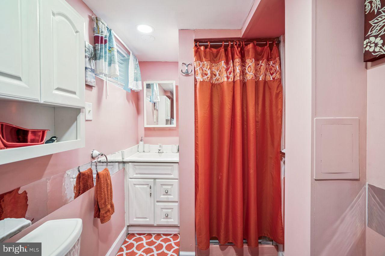 HILLMEADE MANOR - Residential