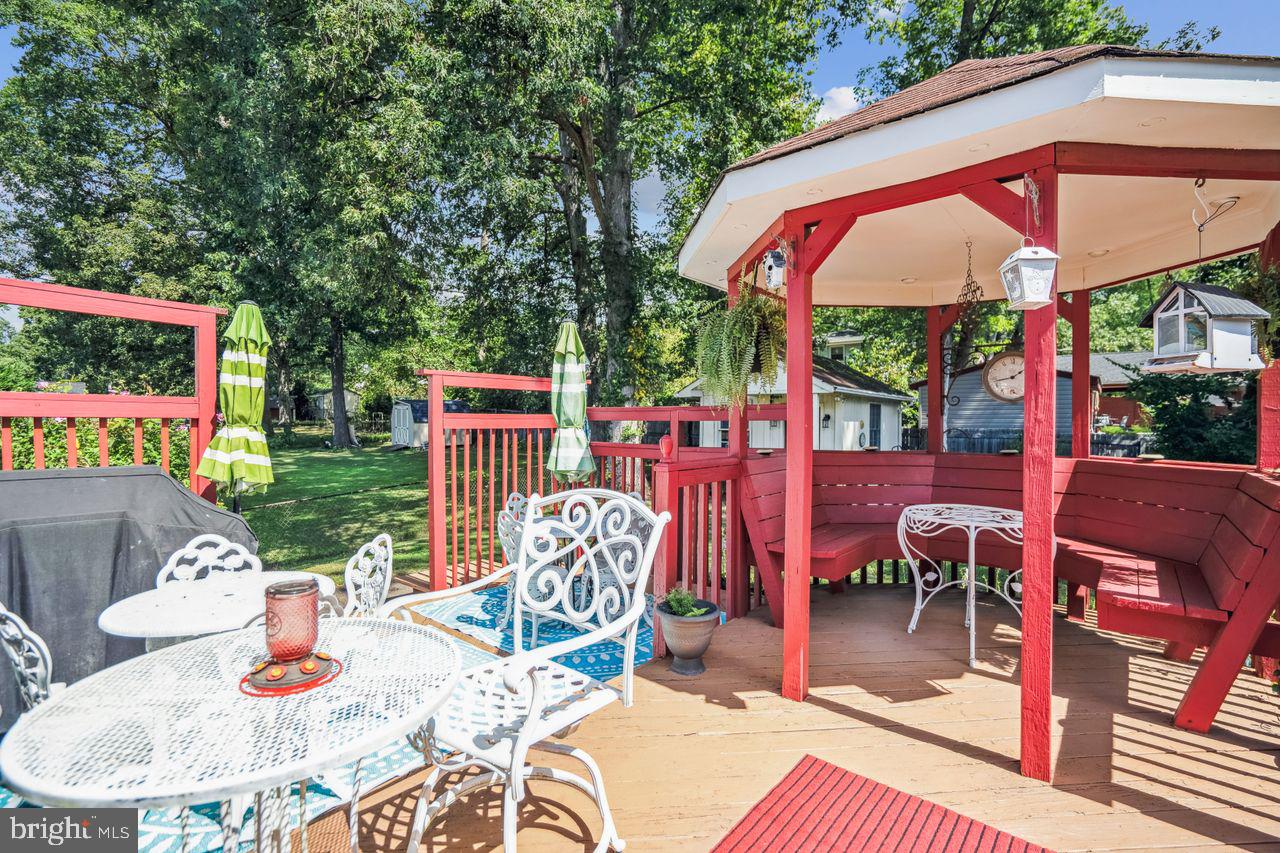 HILLMEADE MANOR - Residential