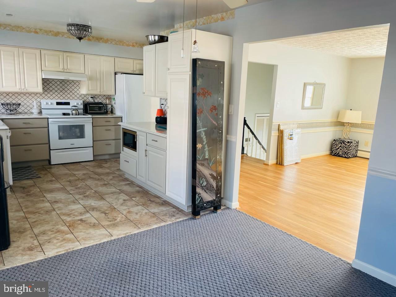 HILLMEADE MANOR - Residential