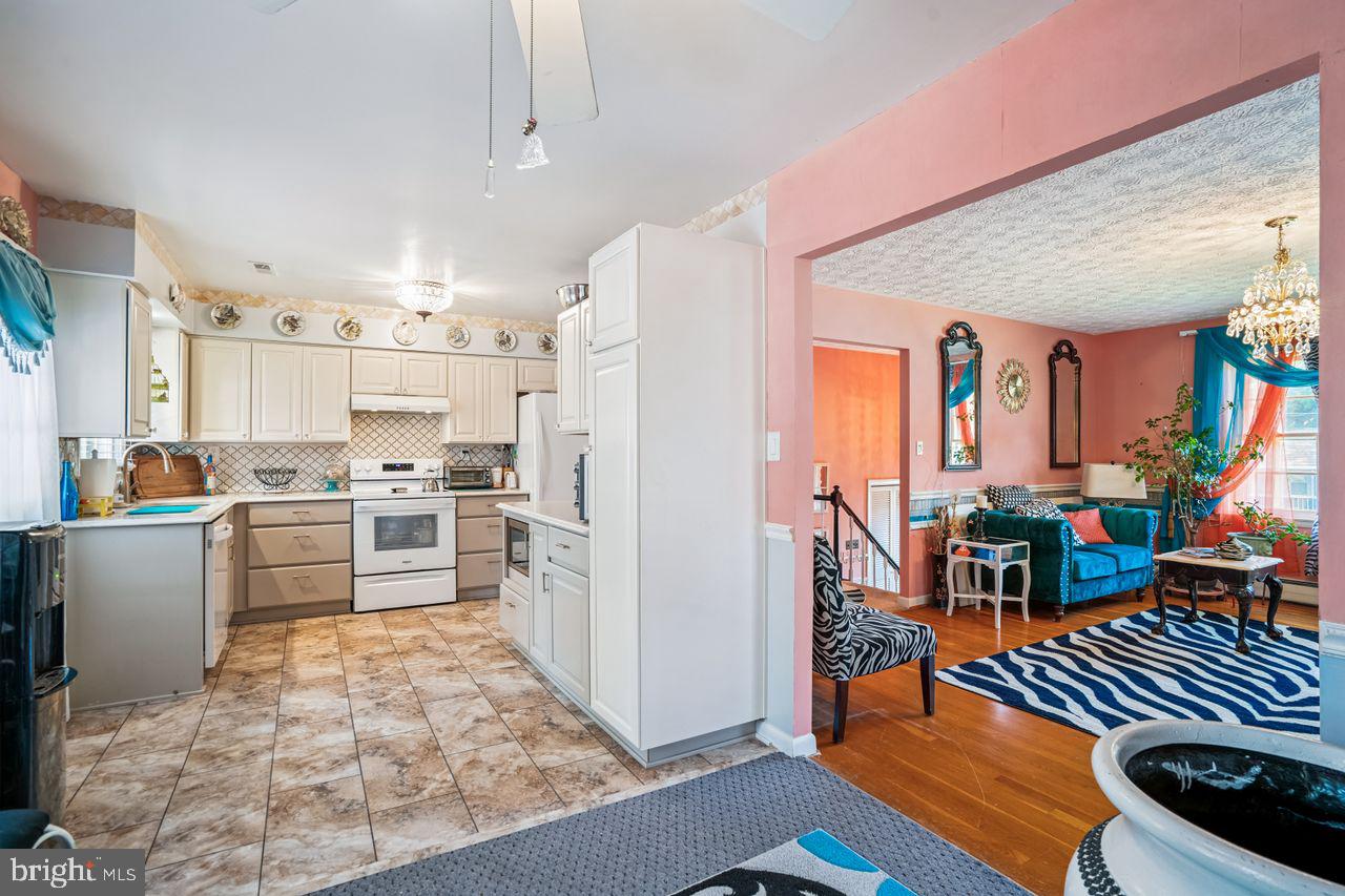 HILLMEADE MANOR - Residential