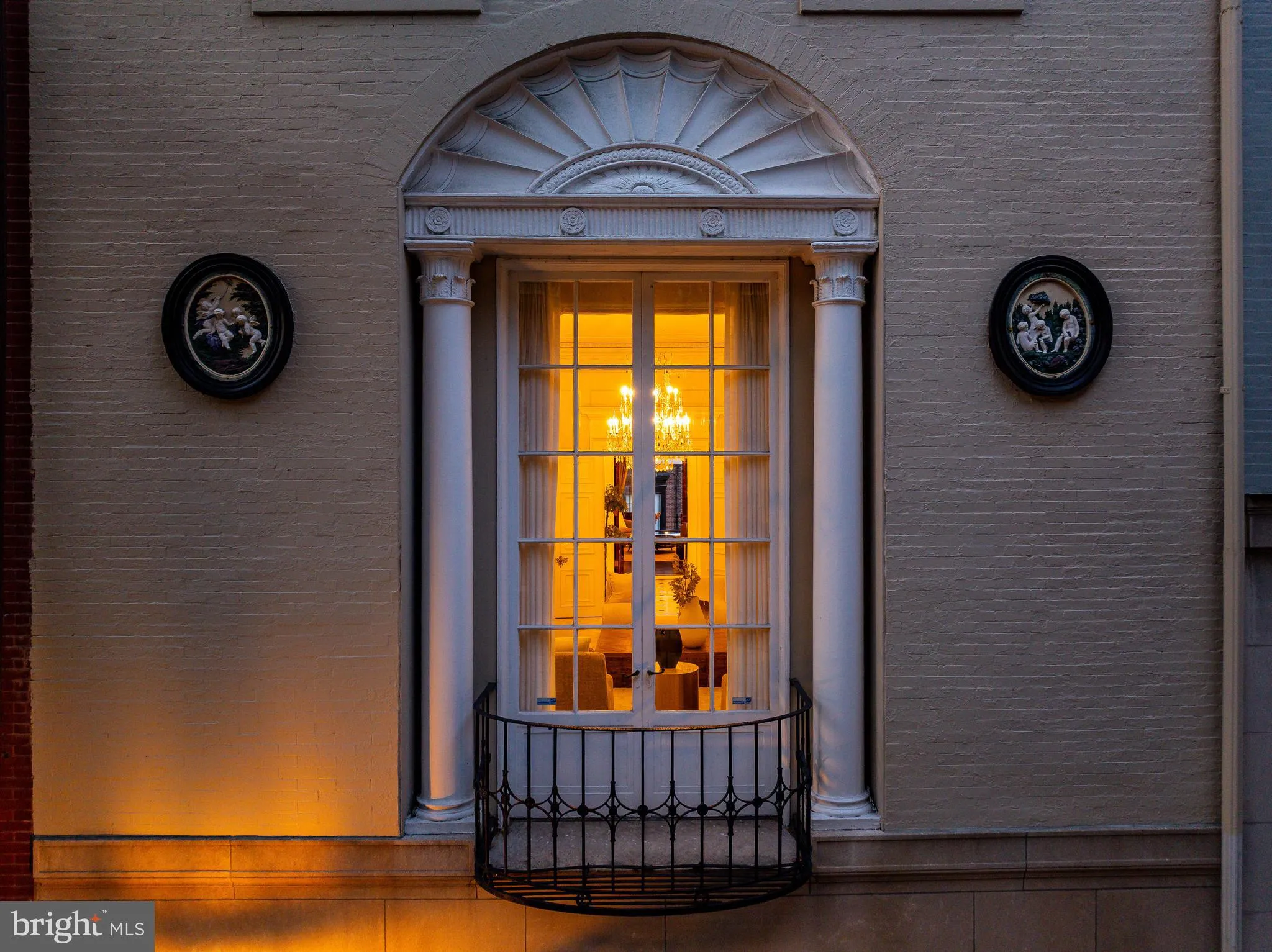 Philadelphia, Pennsylvania 19103, United States, 6 Bedrooms Bedrooms, ,7 BathroomsBathrooms,Residential,Coming Soon,223220