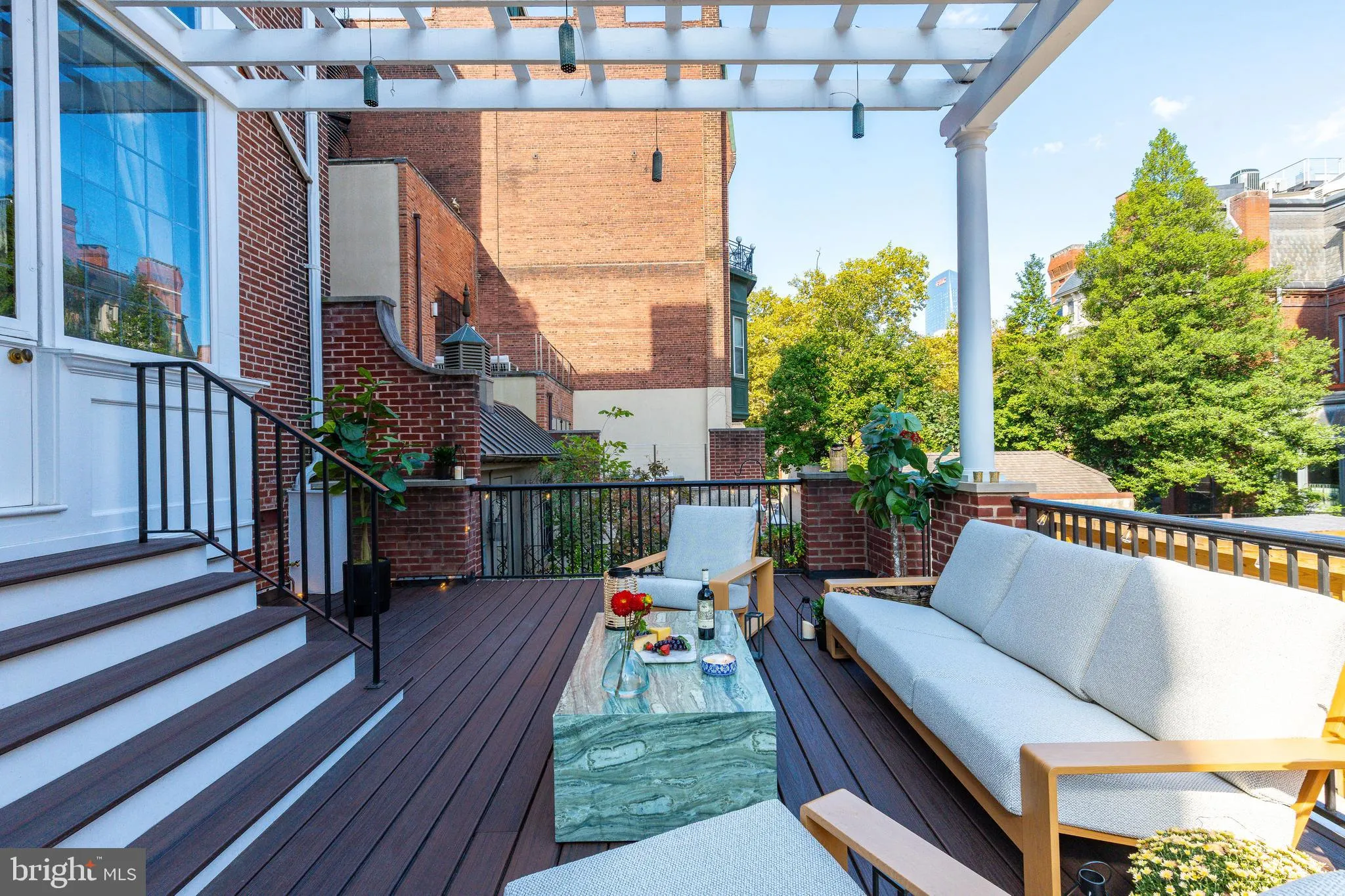 Philadelphia, Pennsylvania 19103, United States, 6 Bedrooms Bedrooms, ,7 BathroomsBathrooms,Residential,Coming Soon,223220