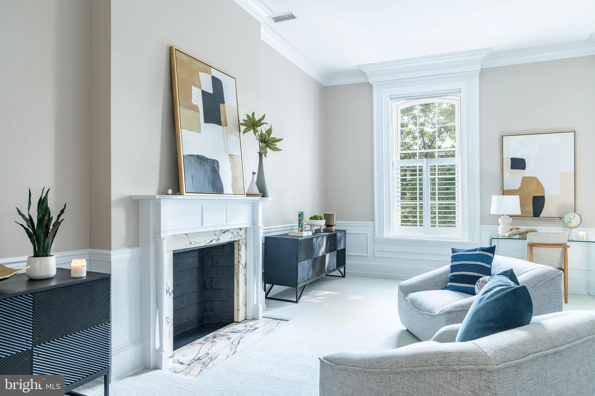 Philadelphia, Pennsylvania 19103, United States, 6 Bedrooms Bedrooms, ,7 BathroomsBathrooms,Residential,Coming Soon,223220