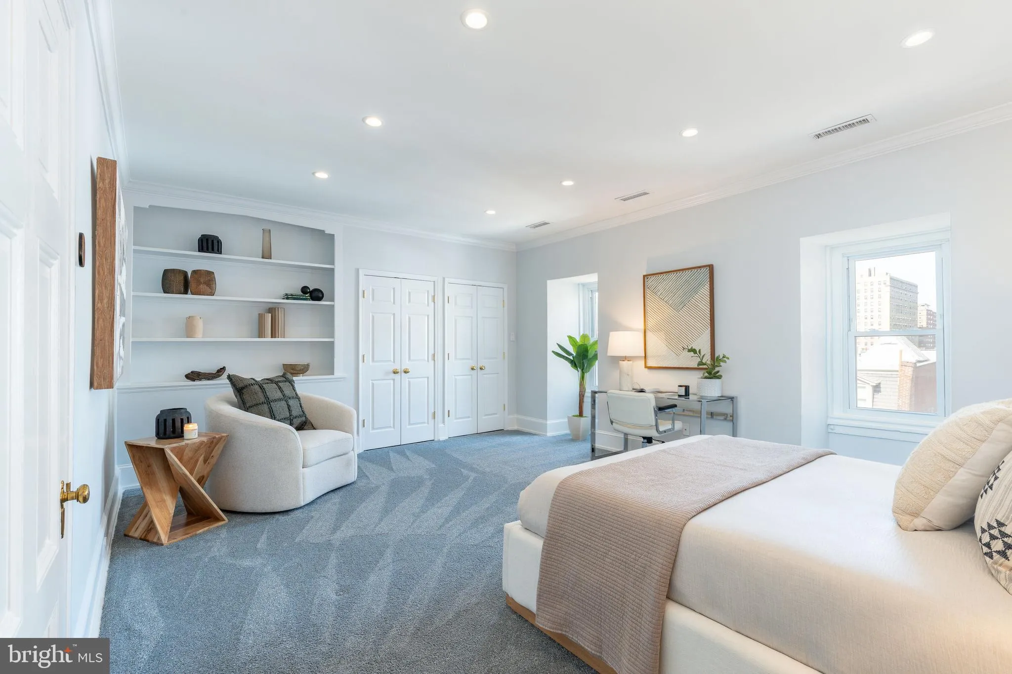 Philadelphia, Pennsylvania 19103, United States, 6 Bedrooms Bedrooms, ,7 BathroomsBathrooms,Residential,Coming Soon,223220