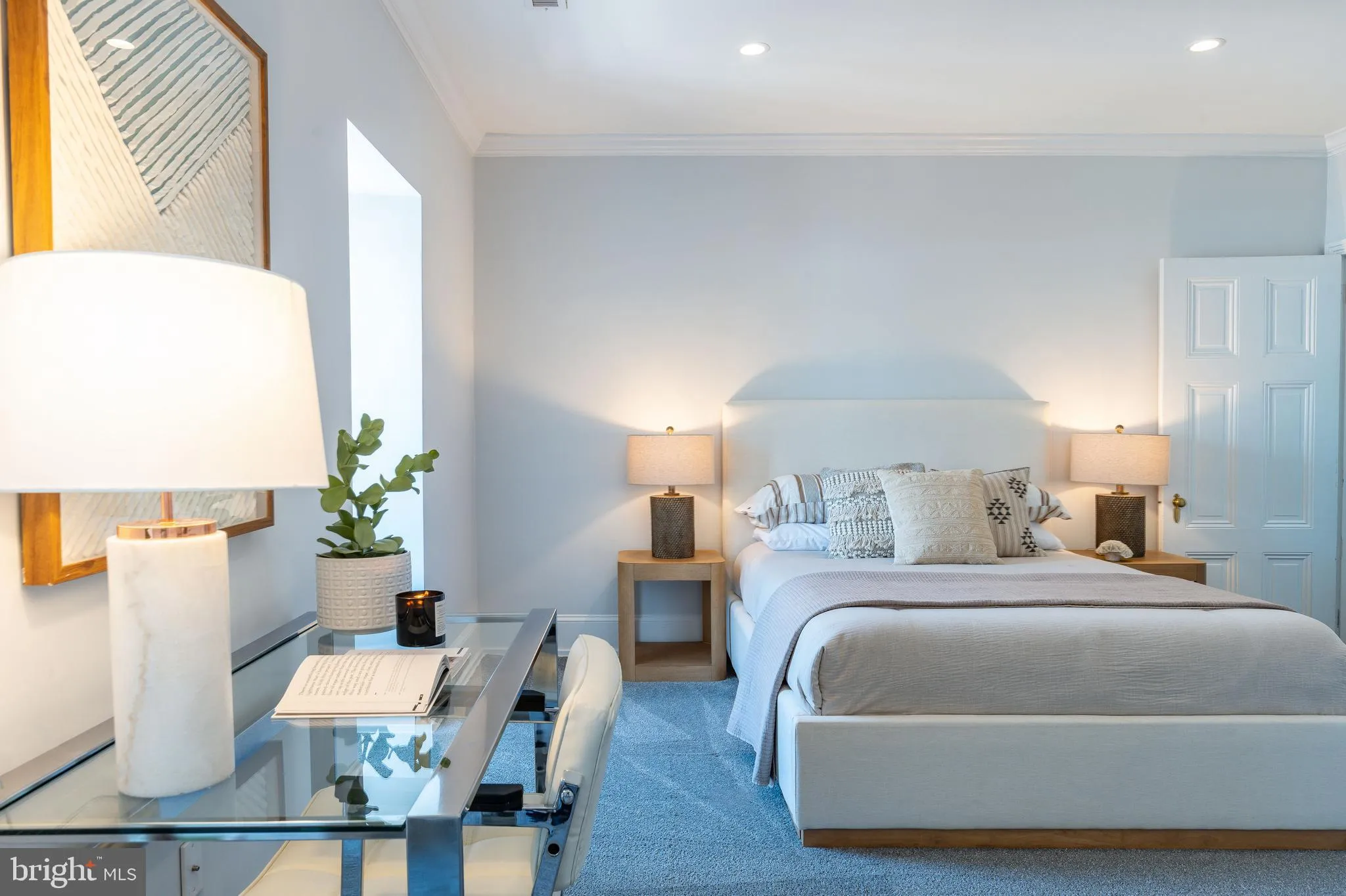 Philadelphia, Pennsylvania 19103, United States, 6 Bedrooms Bedrooms, ,7 BathroomsBathrooms,Residential,Coming Soon,223220