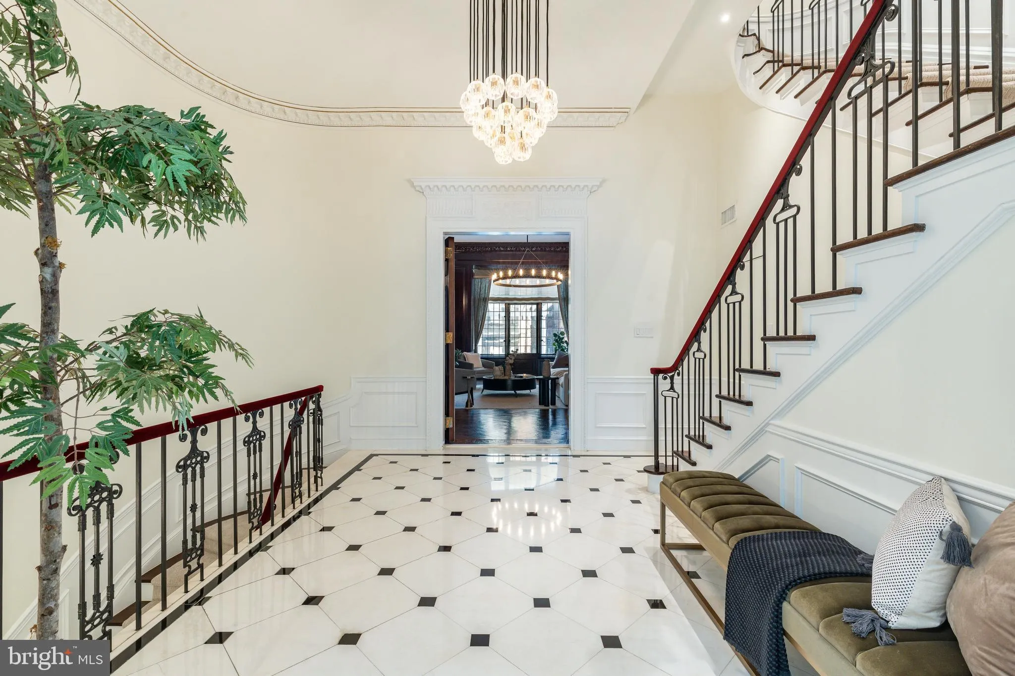 Philadelphia, Pennsylvania 19103, United States, 6 Bedrooms Bedrooms, ,7 BathroomsBathrooms,Residential,Coming Soon,223220