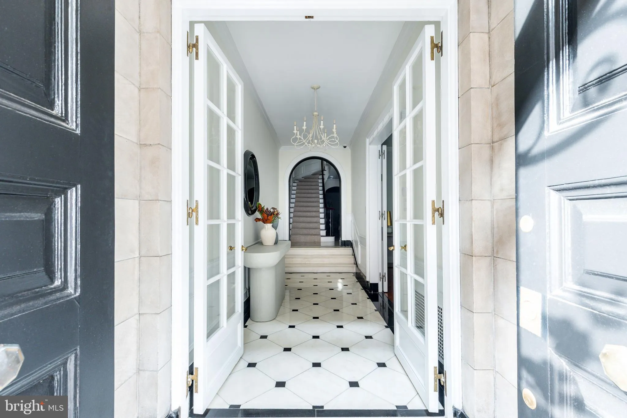 Philadelphia, Pennsylvania 19103, United States, 6 Bedrooms Bedrooms, ,7 BathroomsBathrooms,Residential,Coming Soon,223220