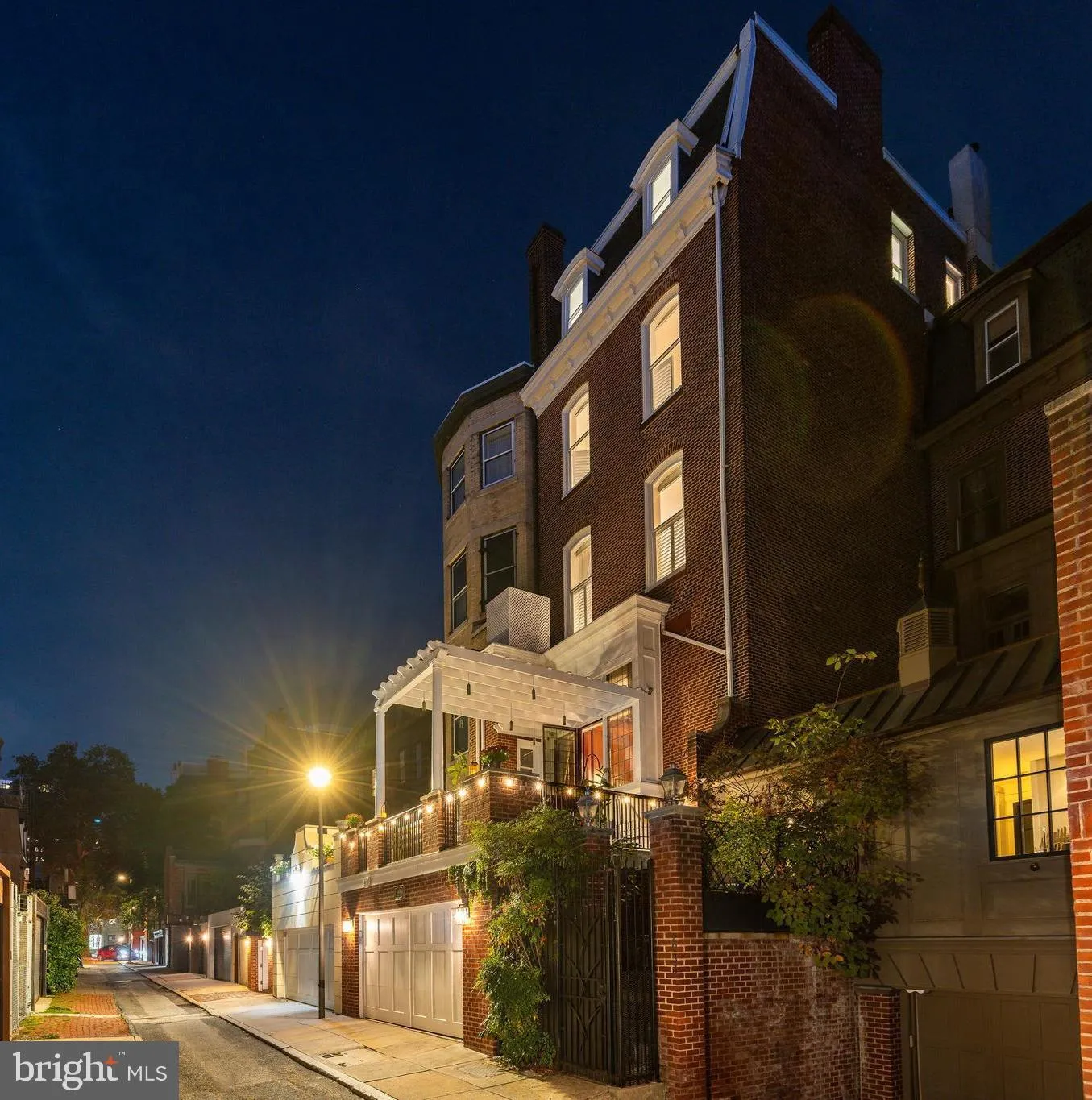 Philadelphia, Pennsylvania 19103, United States, 6 Bedrooms Bedrooms, ,7 BathroomsBathrooms,Residential,Coming Soon,223220