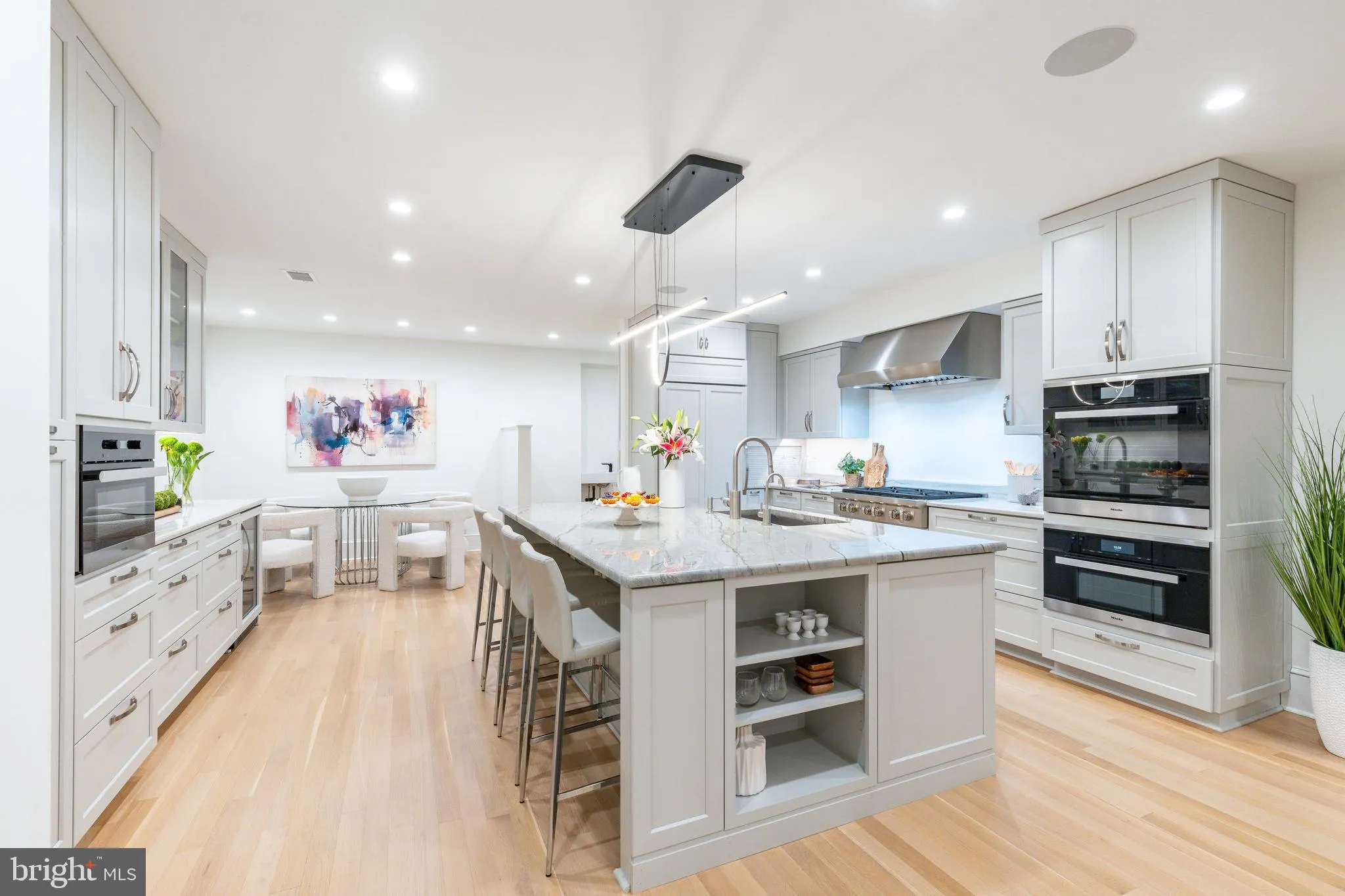 Philadelphia, Pennsylvania 19103, United States, 6 Bedrooms Bedrooms, ,7 BathroomsBathrooms,Residential,Coming Soon,223220