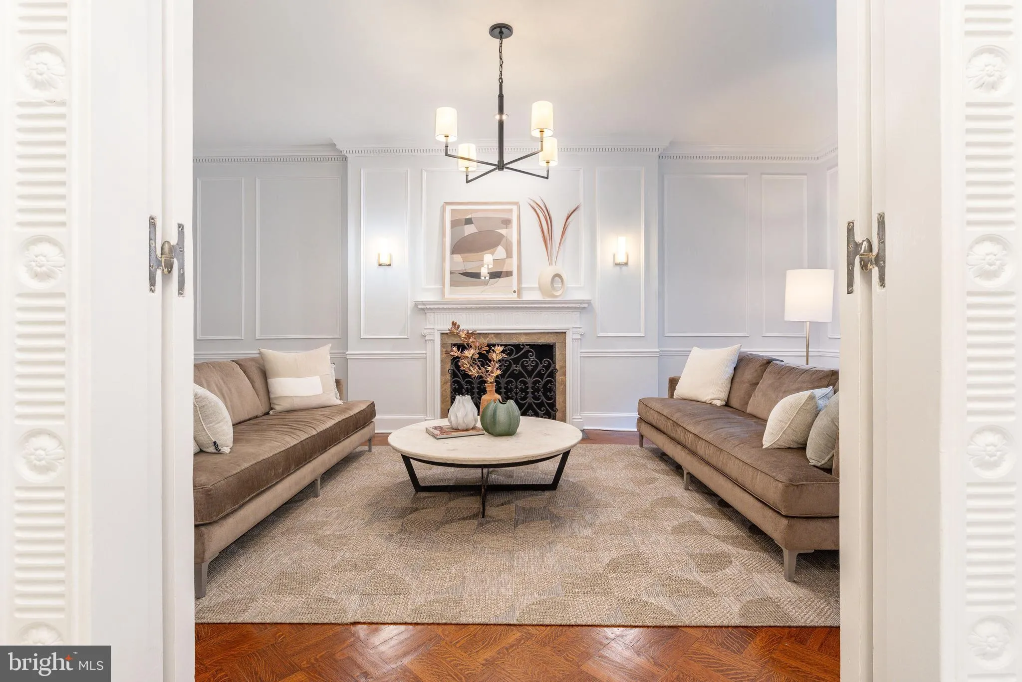 Philadelphia, Pennsylvania 19103, United States, 6 Bedrooms Bedrooms, ,7 BathroomsBathrooms,Residential,Coming Soon,223220