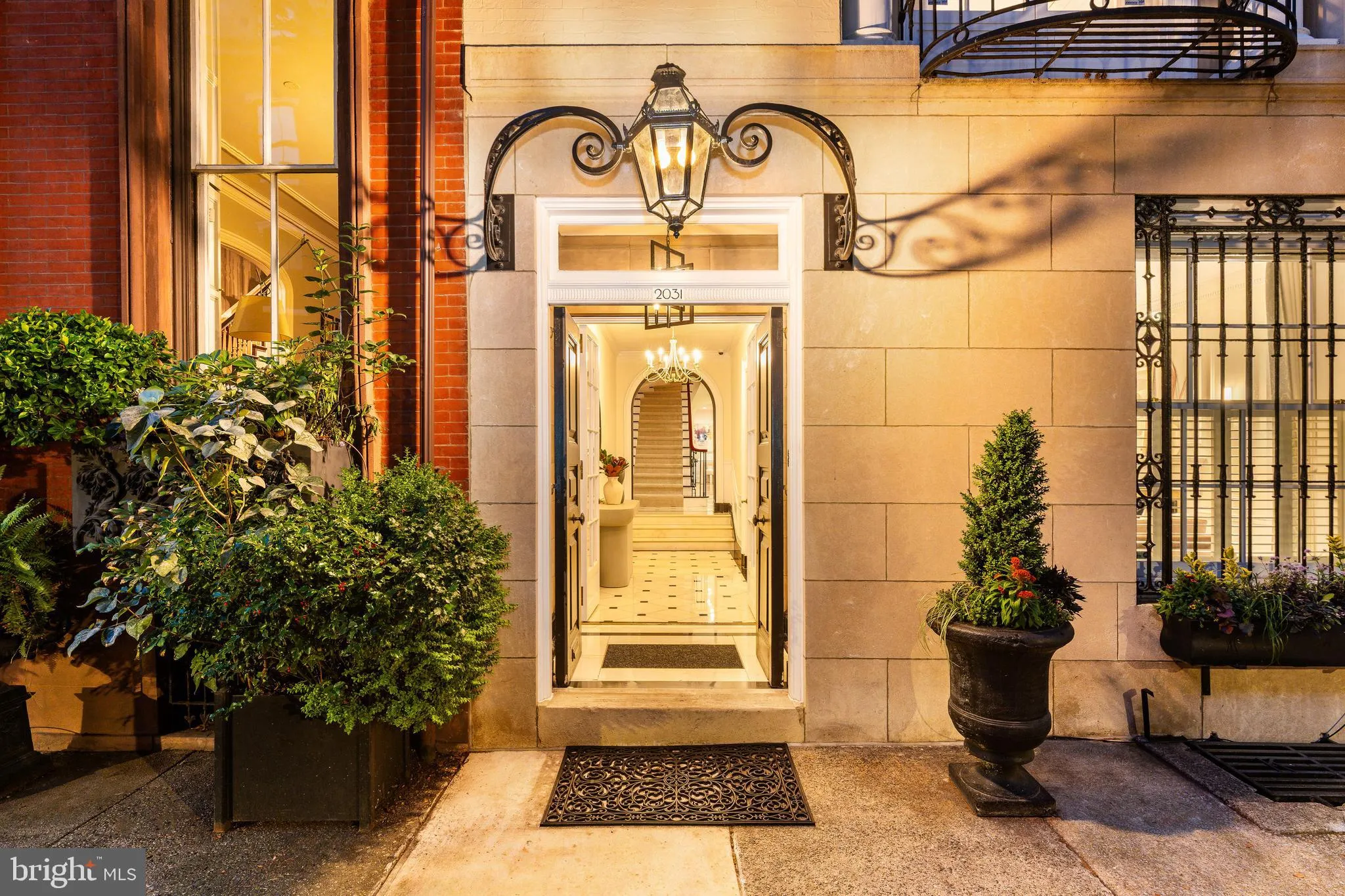 Philadelphia, Pennsylvania 19103, United States, 6 Bedrooms Bedrooms, ,7 BathroomsBathrooms,Residential,Coming Soon,223220