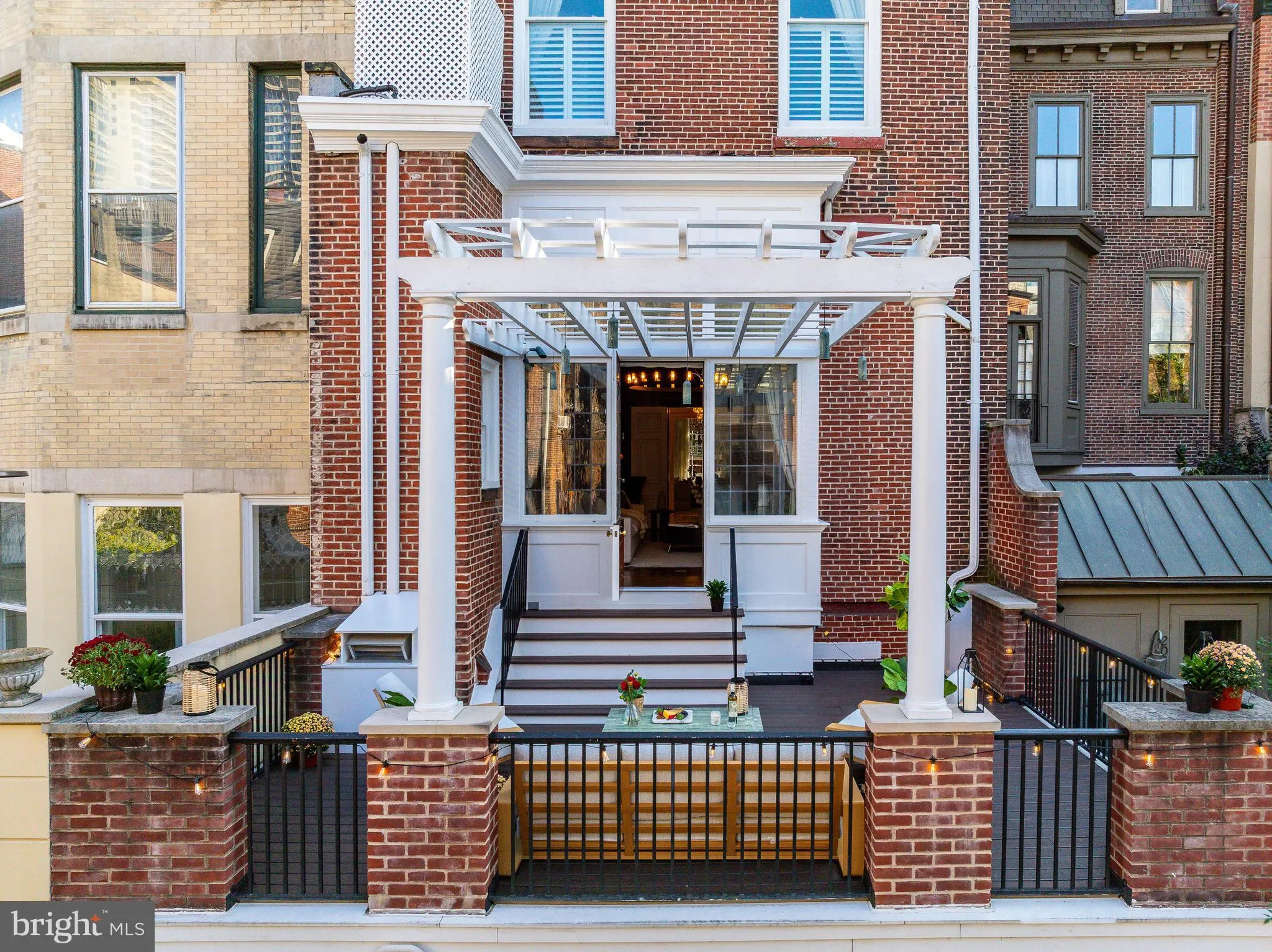 Philadelphia, Pennsylvania 19103, United States, 6 Bedrooms Bedrooms, ,7 BathroomsBathrooms,Residential,Coming Soon,223220