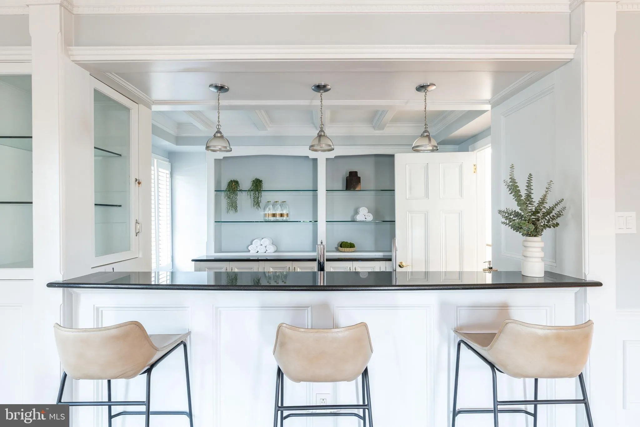 Philadelphia, Pennsylvania 19103, United States, 6 Bedrooms Bedrooms, ,7 BathroomsBathrooms,Residential,Coming Soon,223220