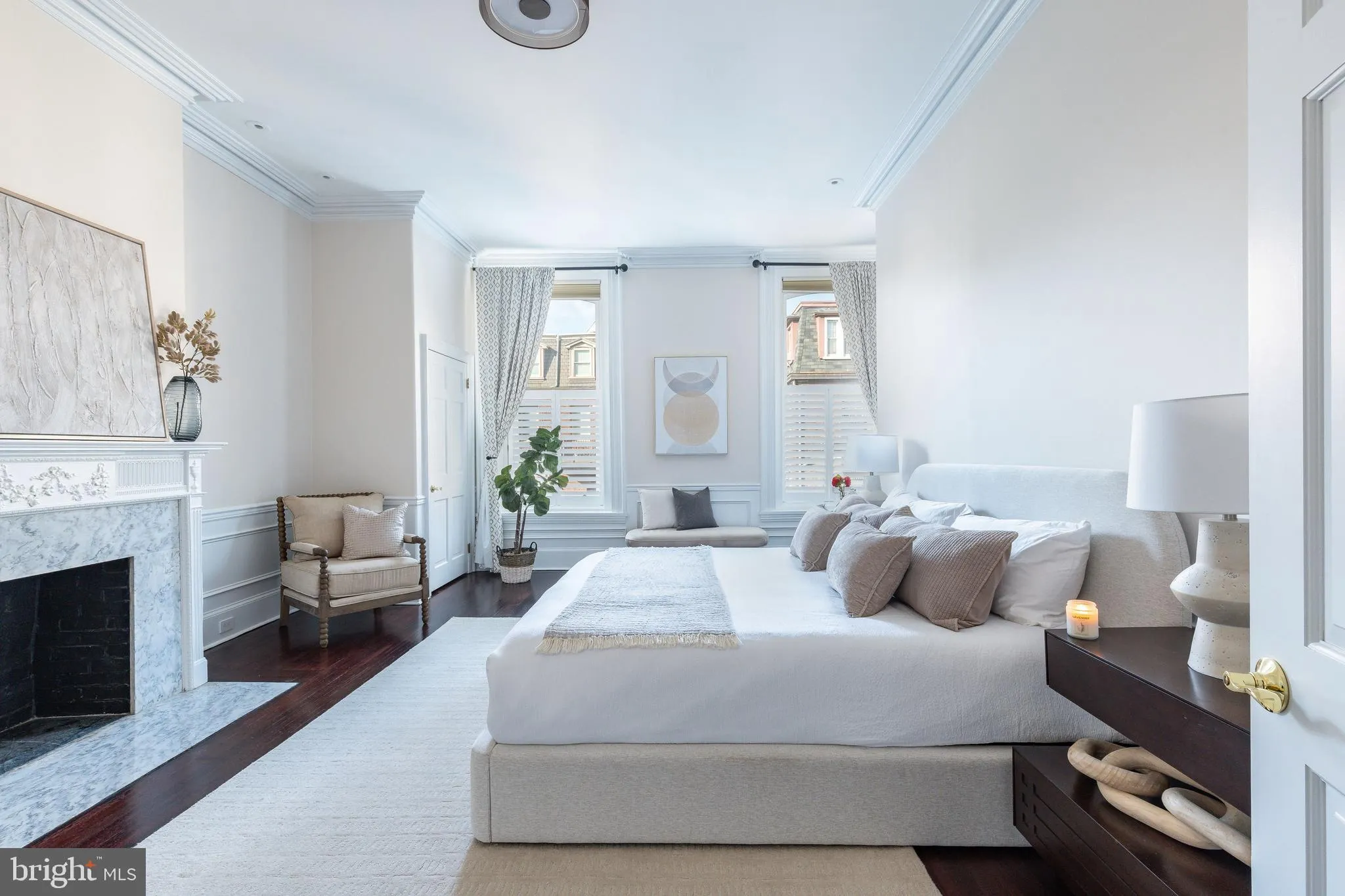 Philadelphia, Pennsylvania 19103, United States, 6 Bedrooms Bedrooms, ,7 BathroomsBathrooms,Residential,Coming Soon,223220