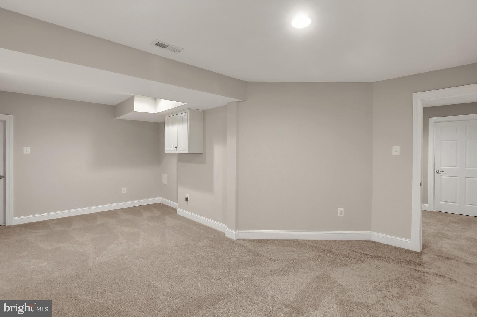 SOUTH RIVER COLONY - Residential