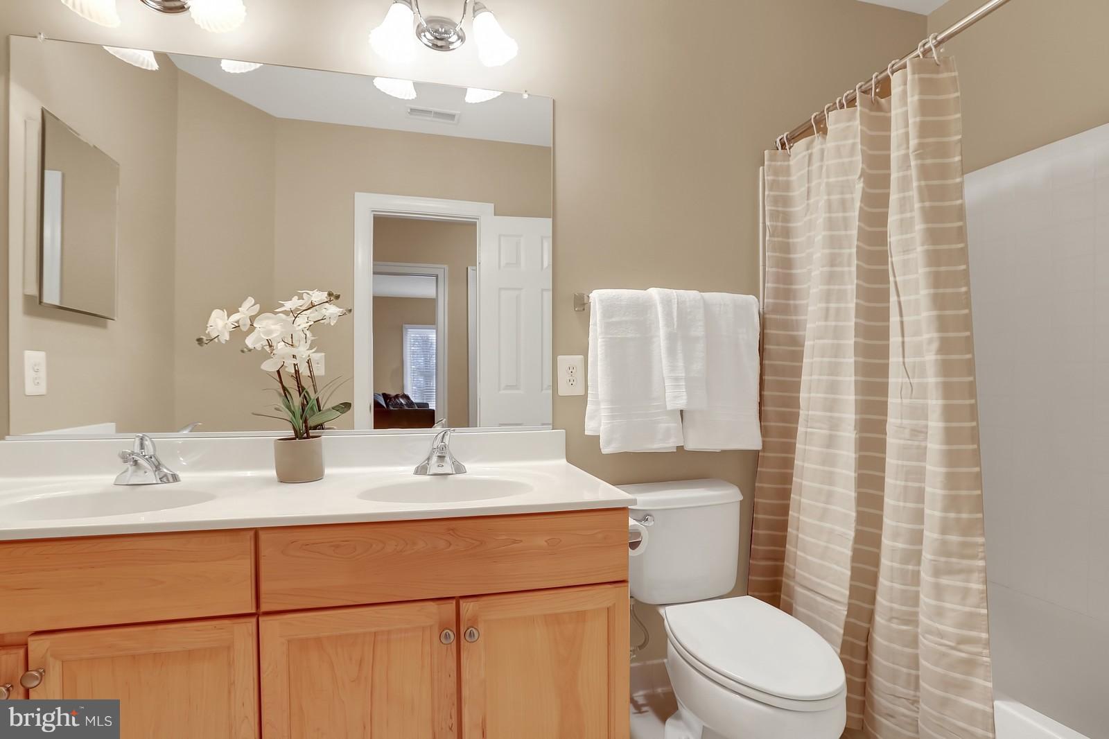 SOUTH RIVER COLONY - Residential