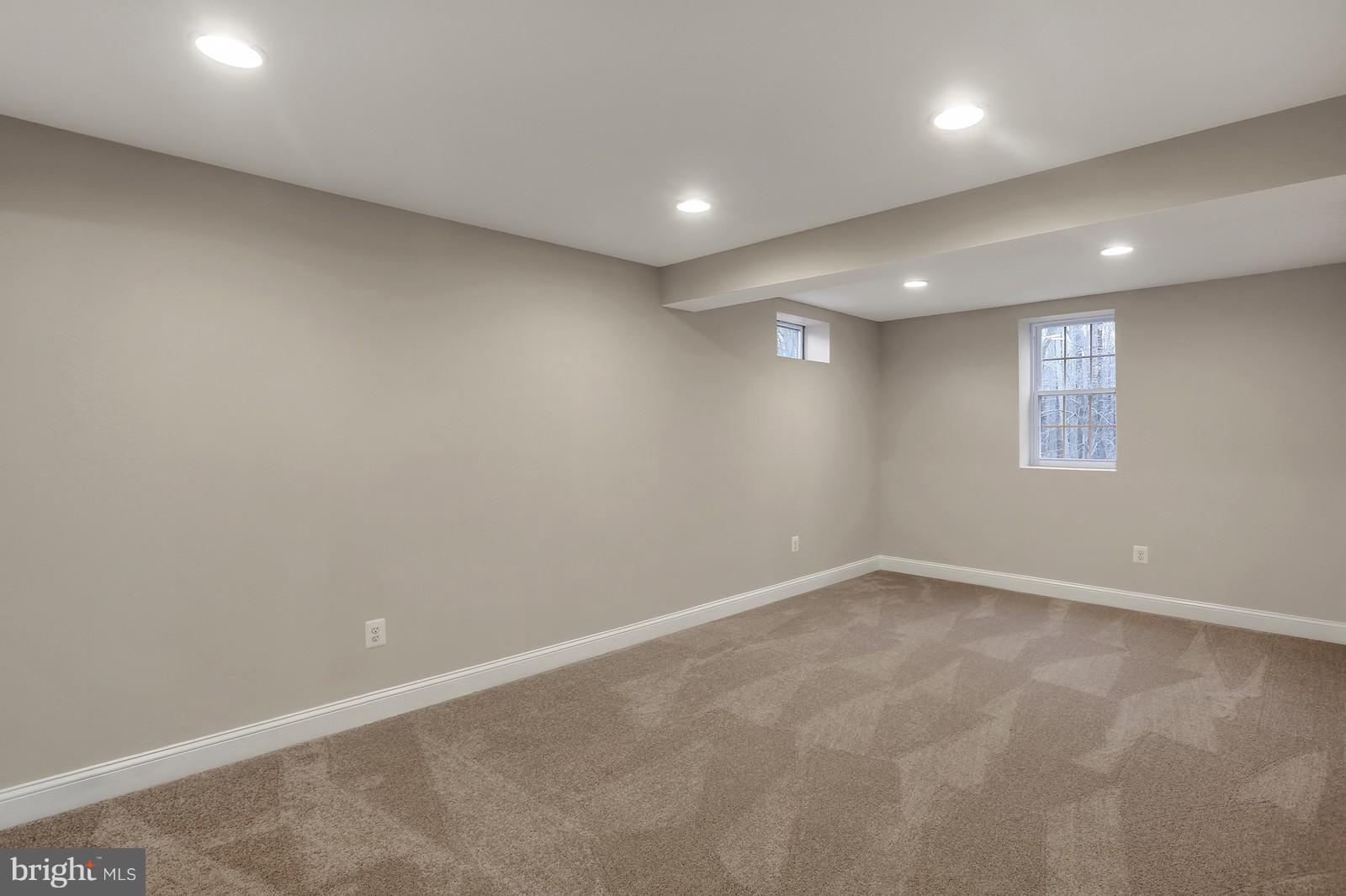 SOUTH RIVER COLONY - Residential