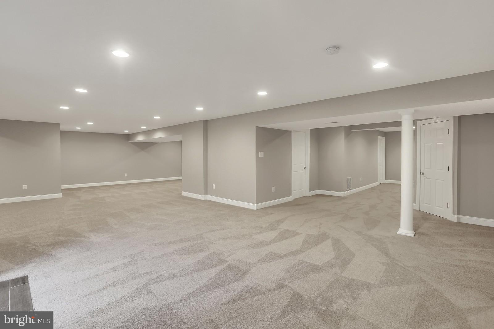 SOUTH RIVER COLONY - Residential