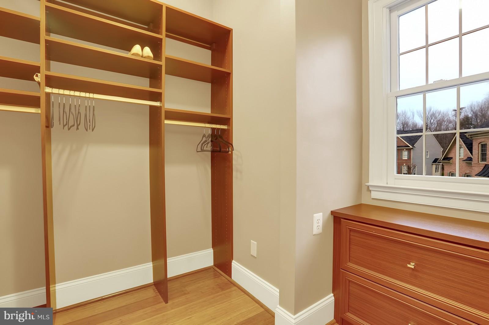 SOUTH RIVER COLONY - Residential