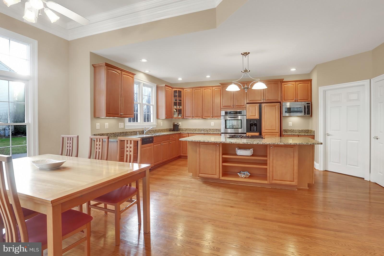 SOUTH RIVER COLONY - Residential