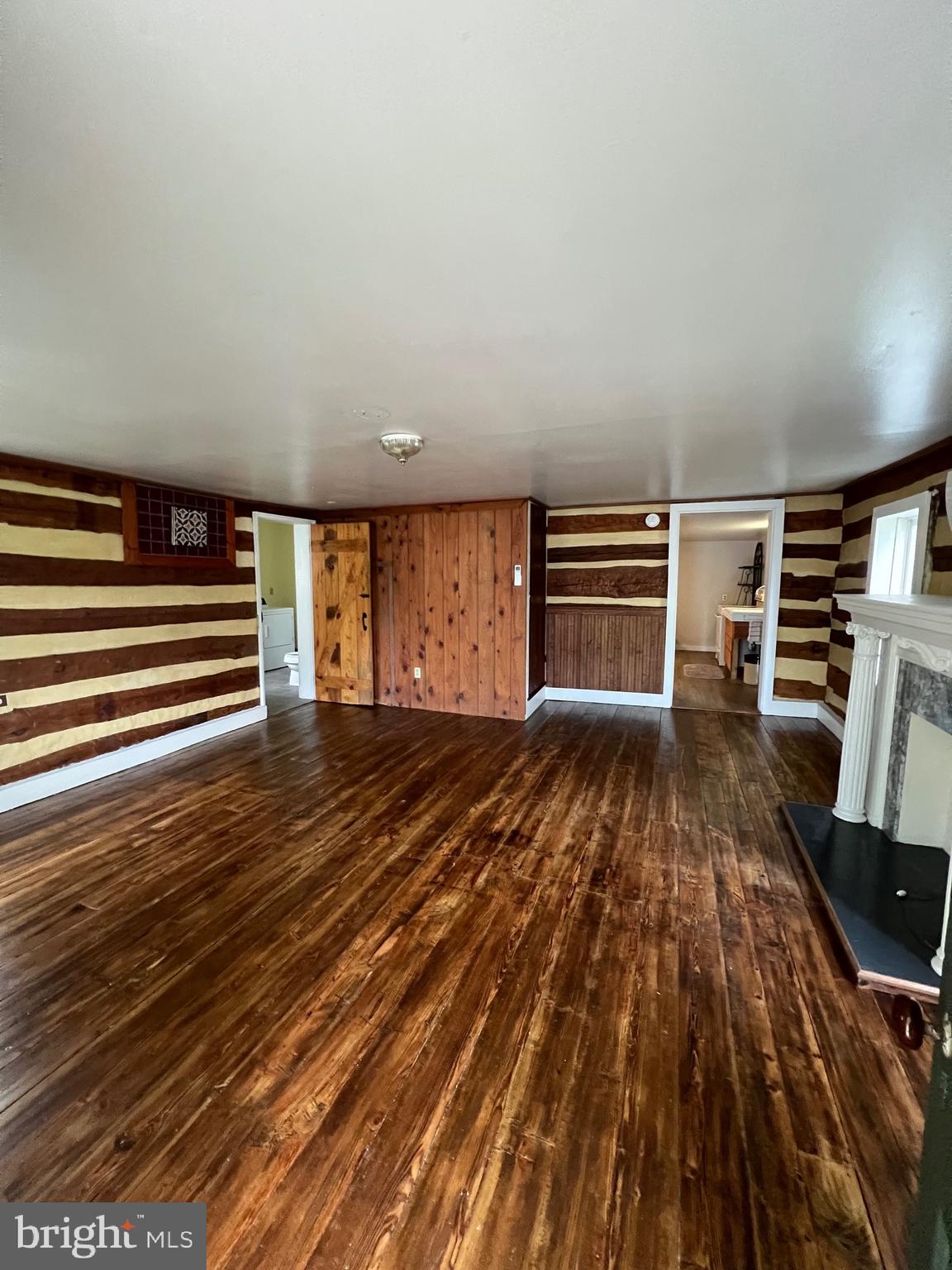 206 N MARY STREET
