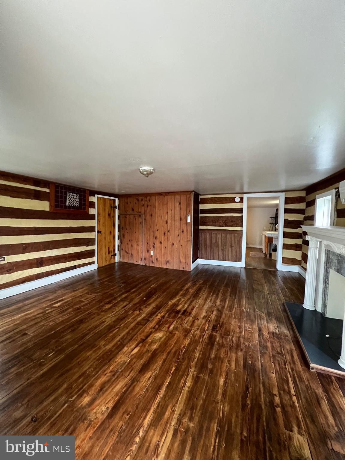 TOWN OF HEDGESVILLE - Residential