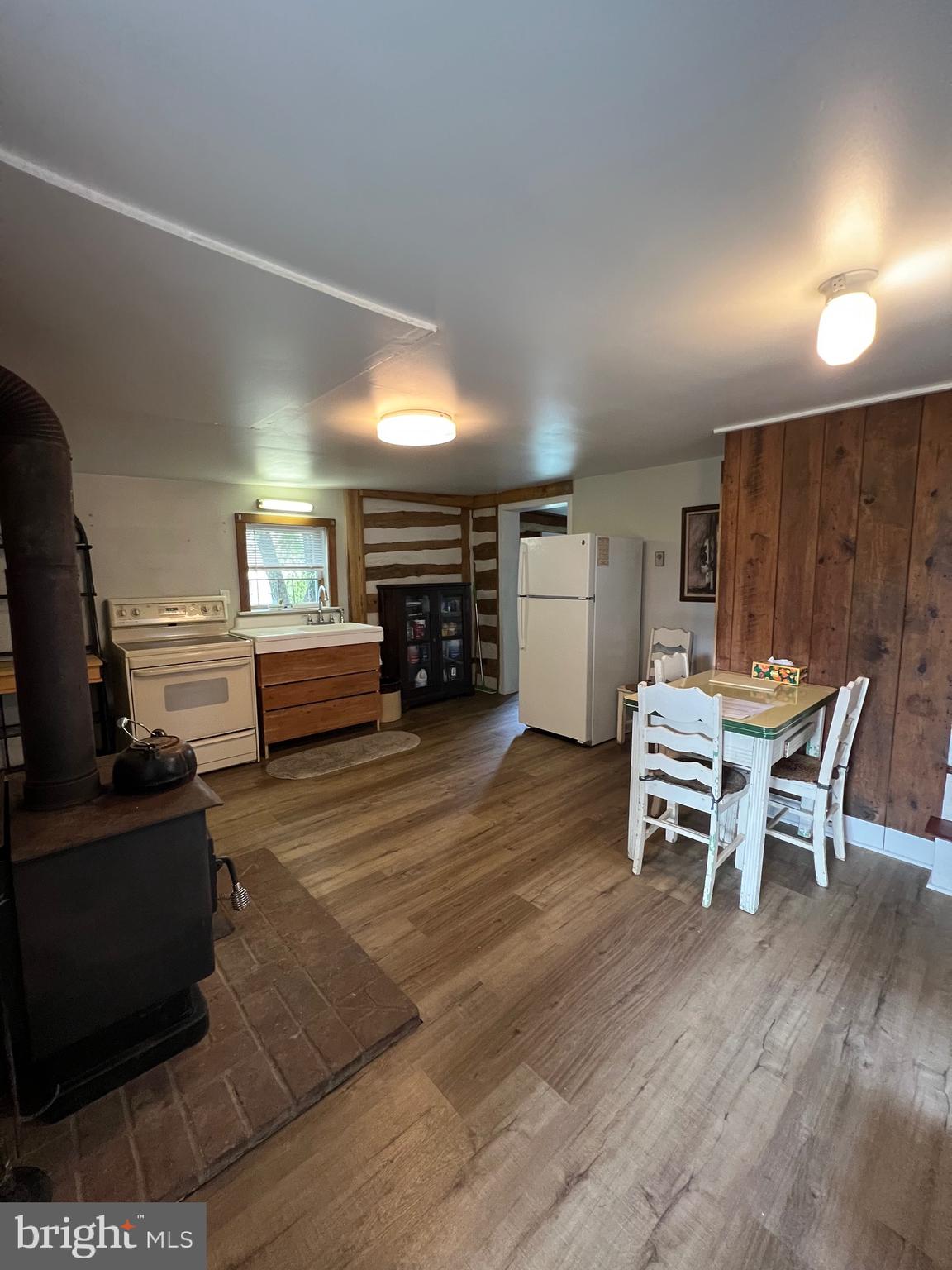 TOWN OF HEDGESVILLE - Residential