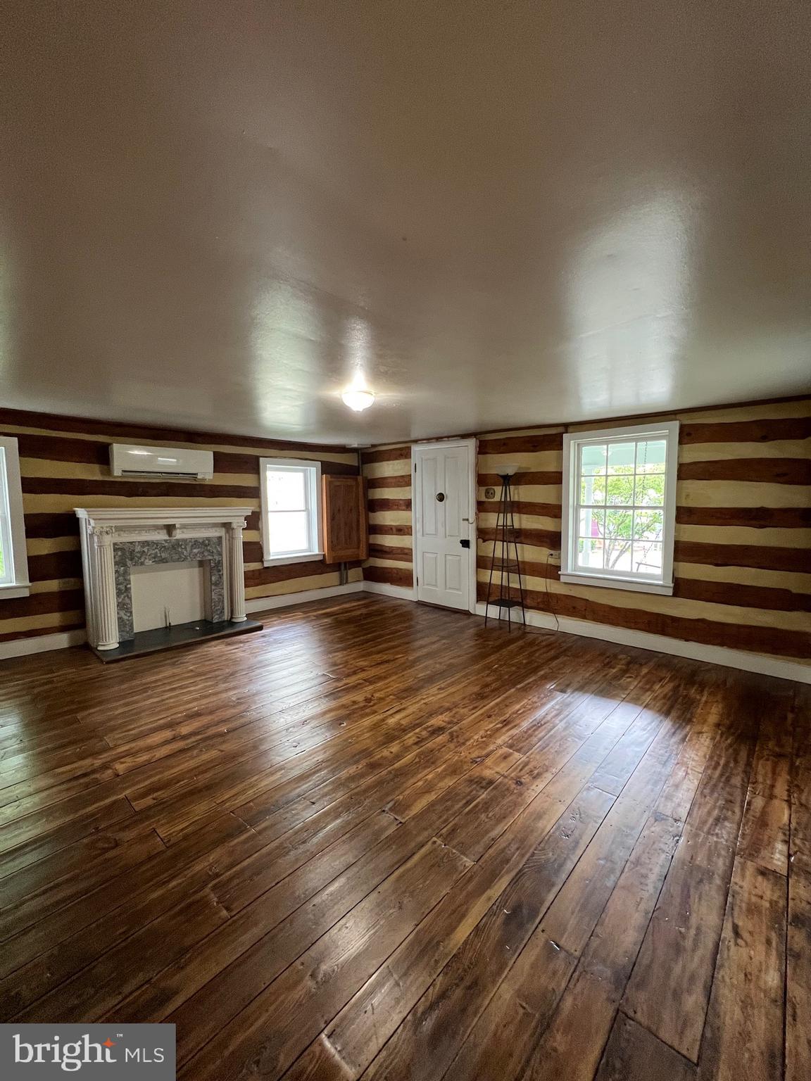 TOWN OF HEDGESVILLE - Residential