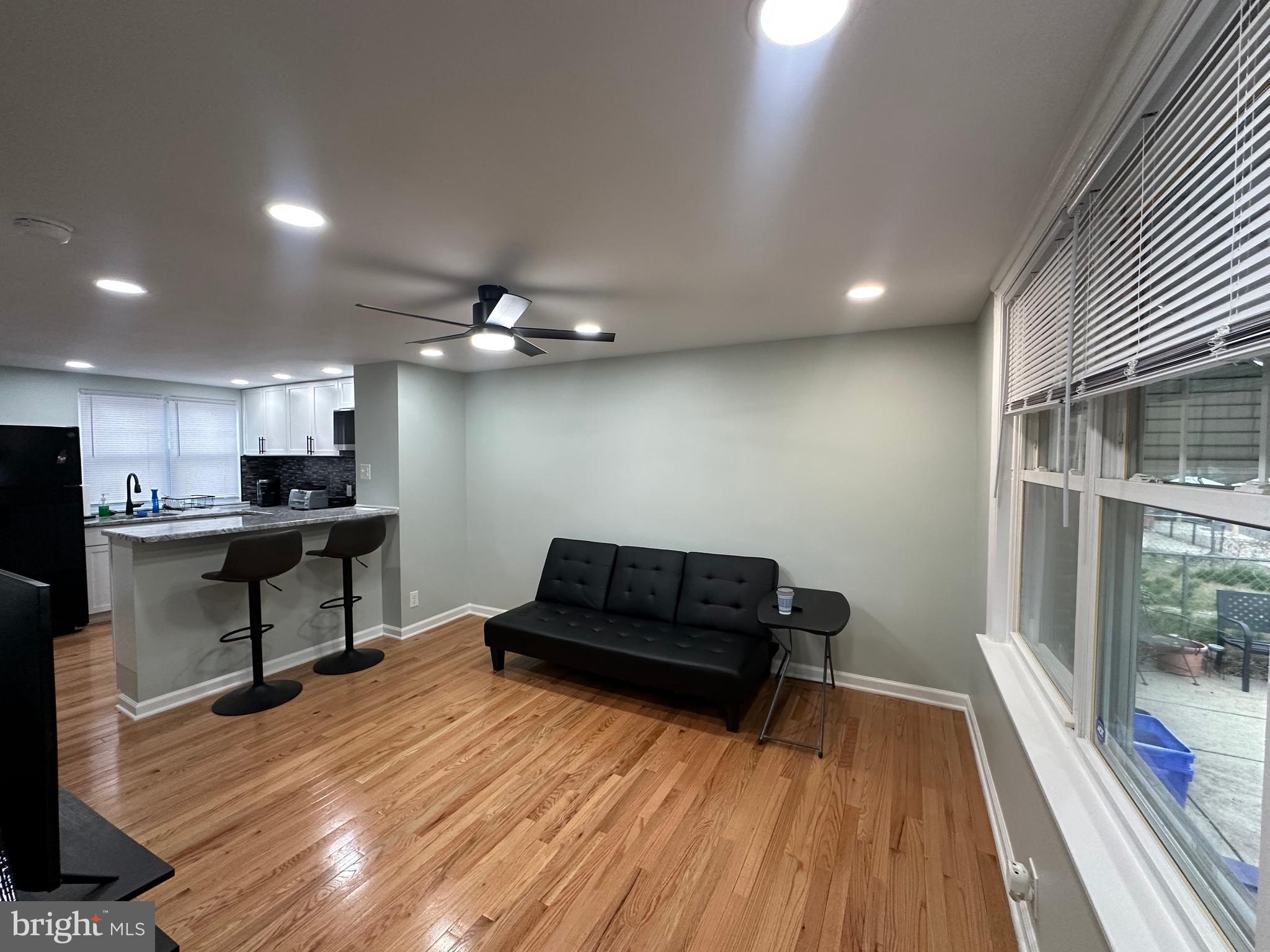 PORT RICHMOND - Residential Lease