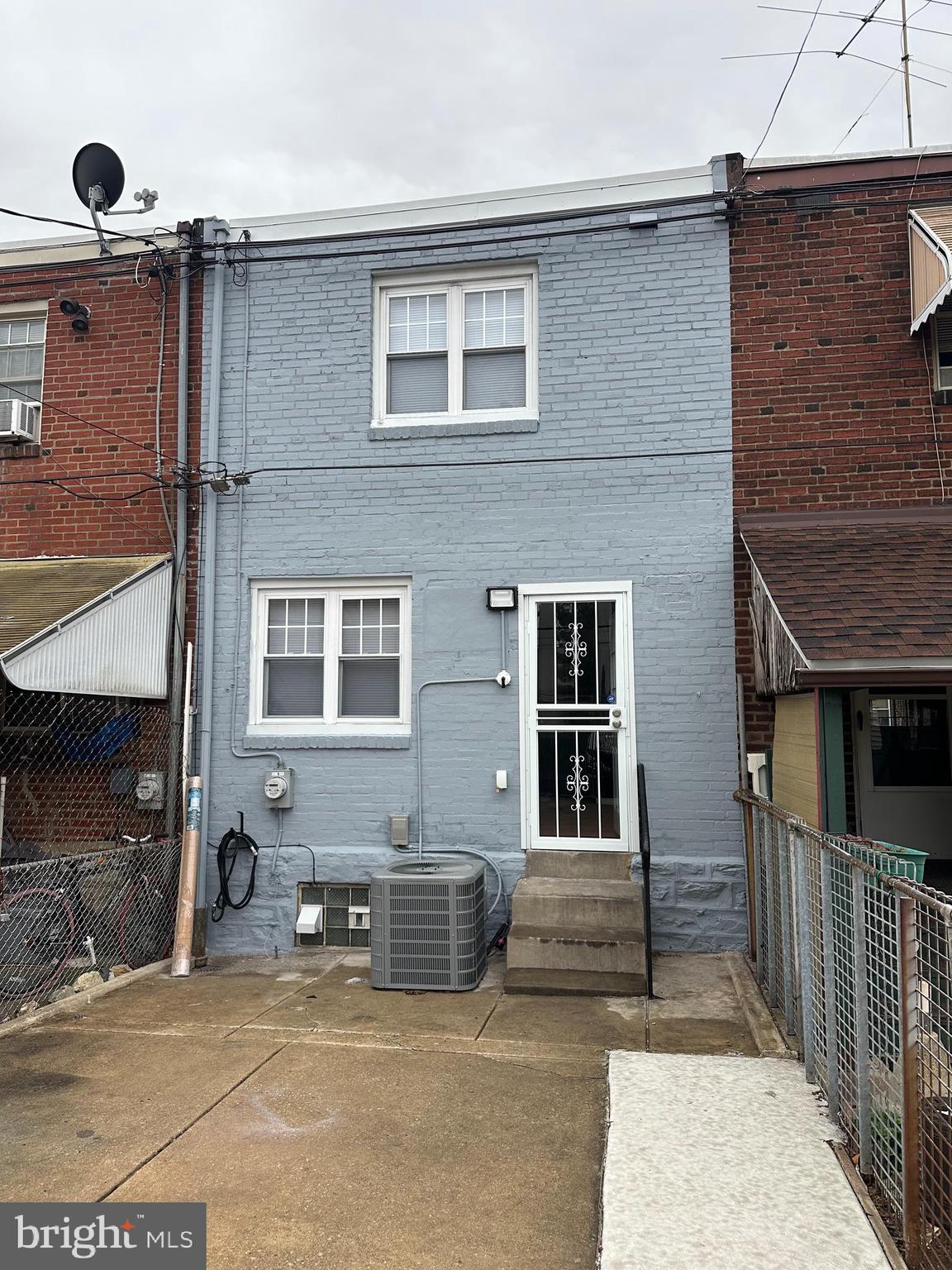 PORT RICHMOND - Residential Lease