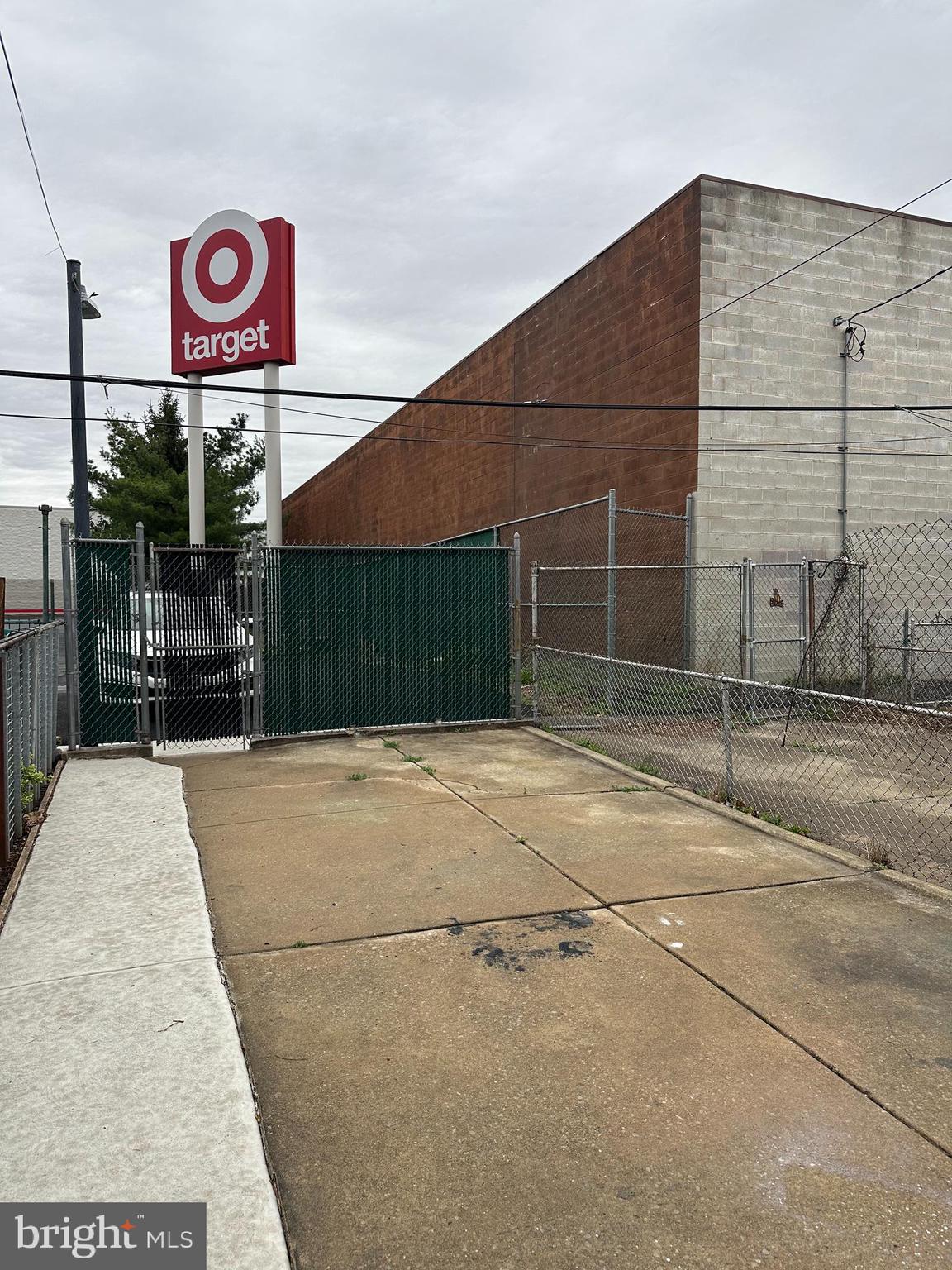 PORT RICHMOND - Residential Lease