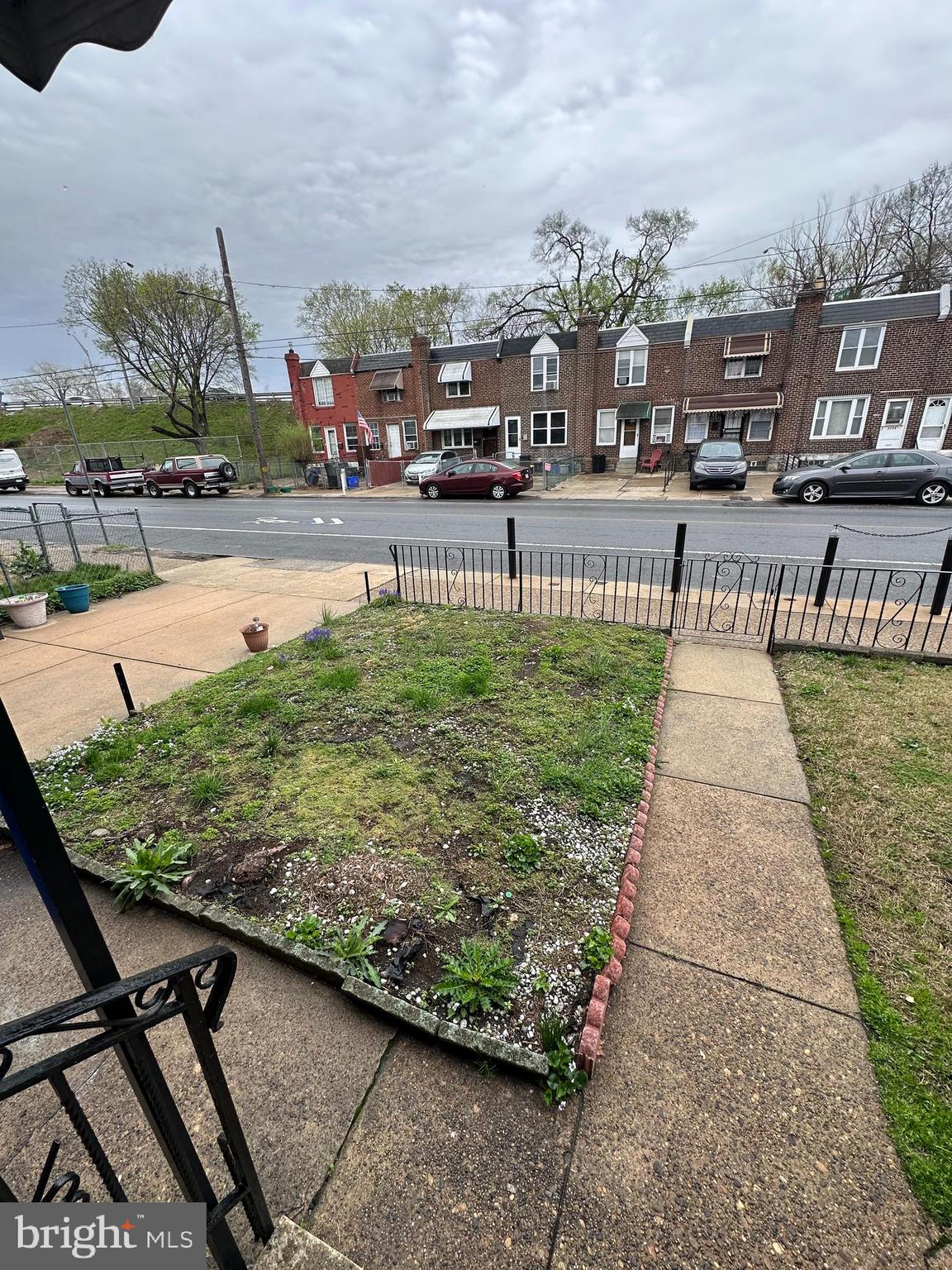 PORT RICHMOND - Residential Lease