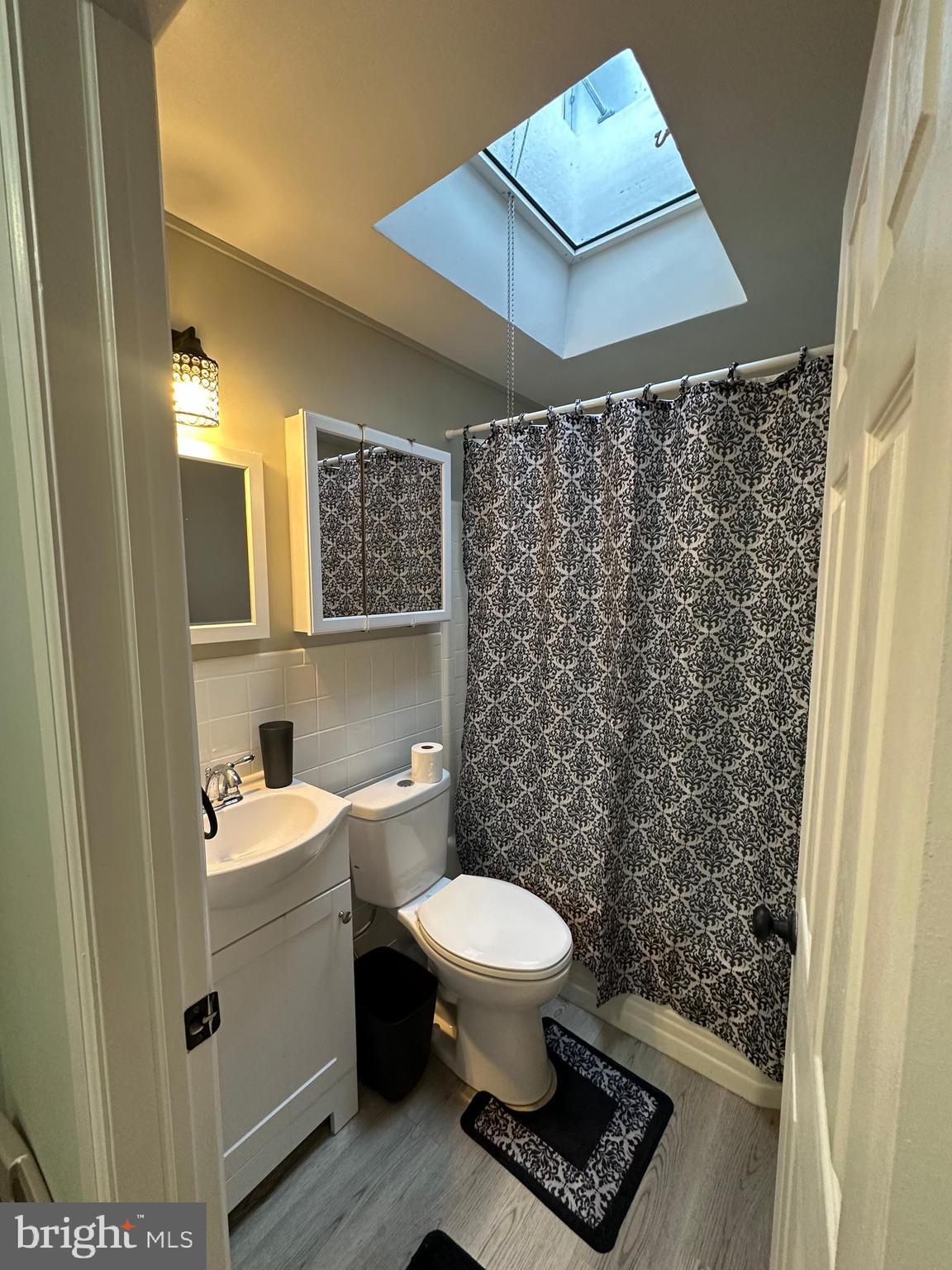 PORT RICHMOND - Residential Lease